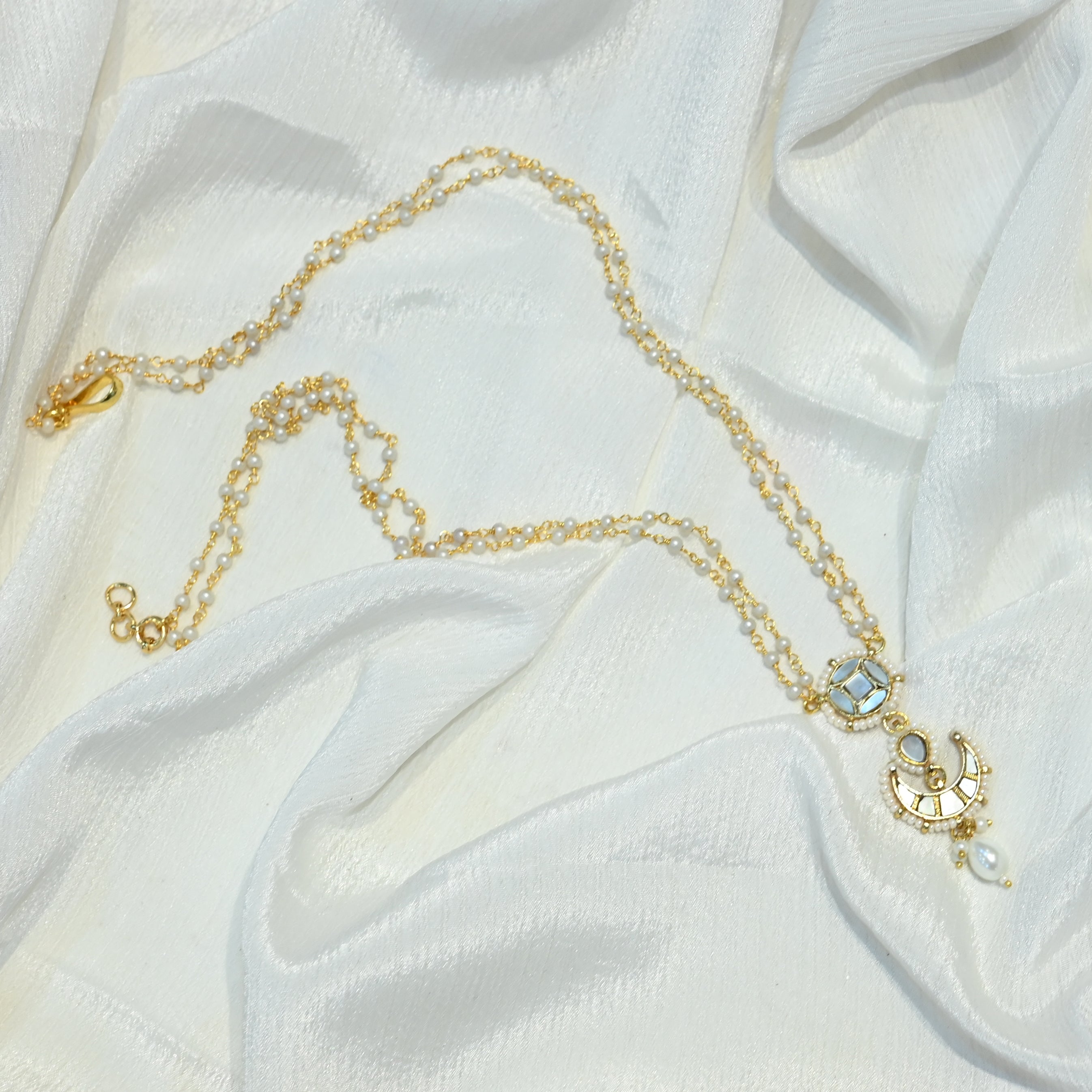 SJN1101- White Colour Gold Plated Mother of Pearl Pendant