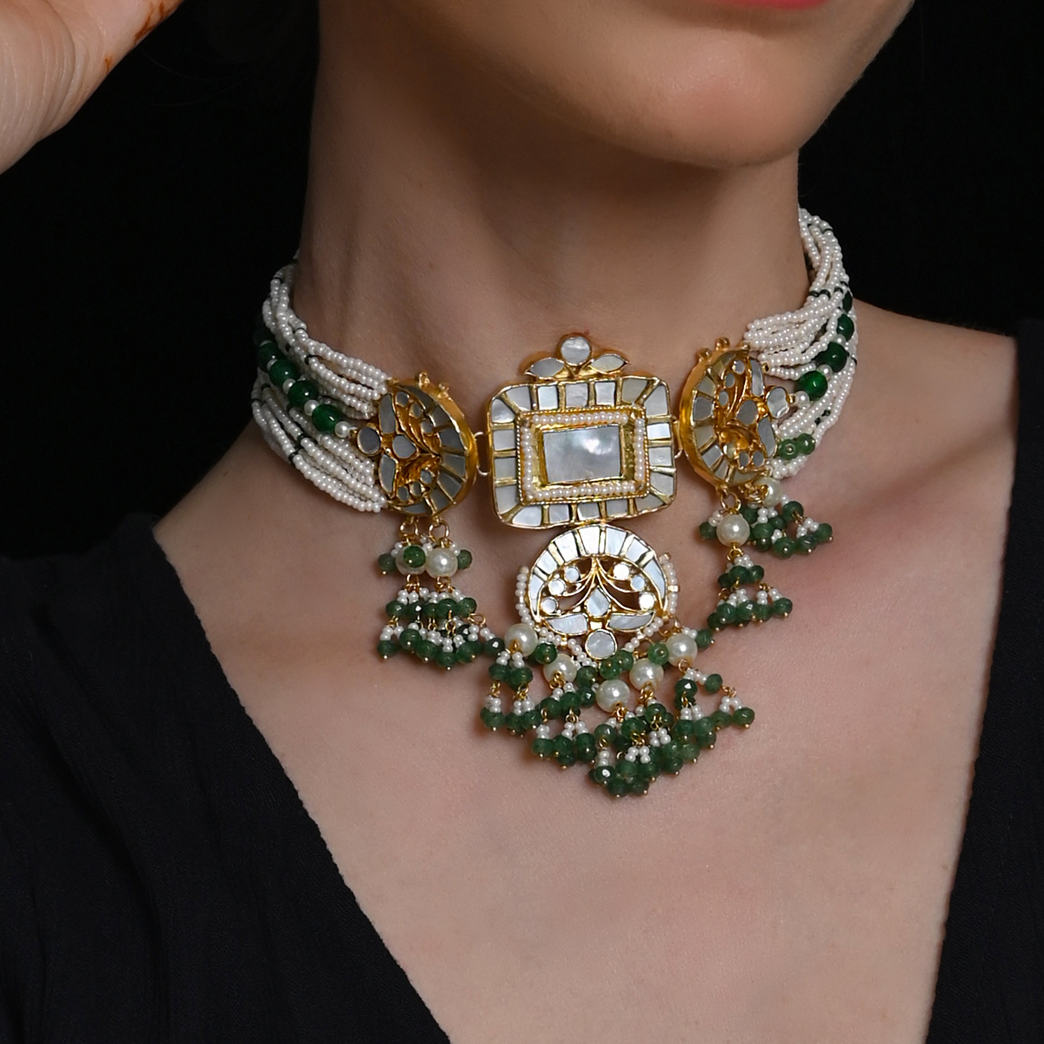 SJN1032- White and Green Colour Gold Plated Mother of Pearl Choker with Earrings