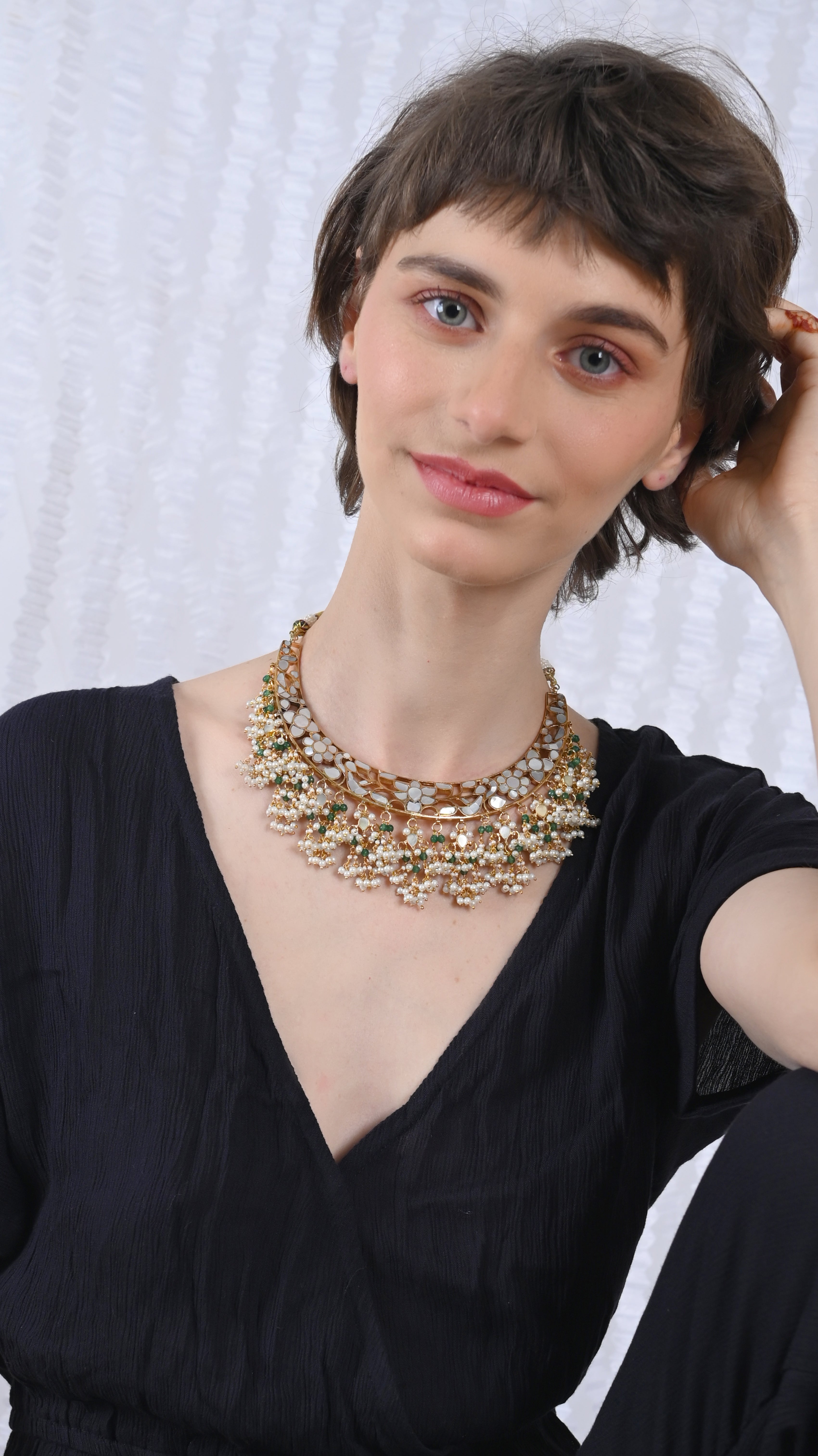 SJN1025- White Colour Gold Plated Mother of Pearl Choker with Earrings