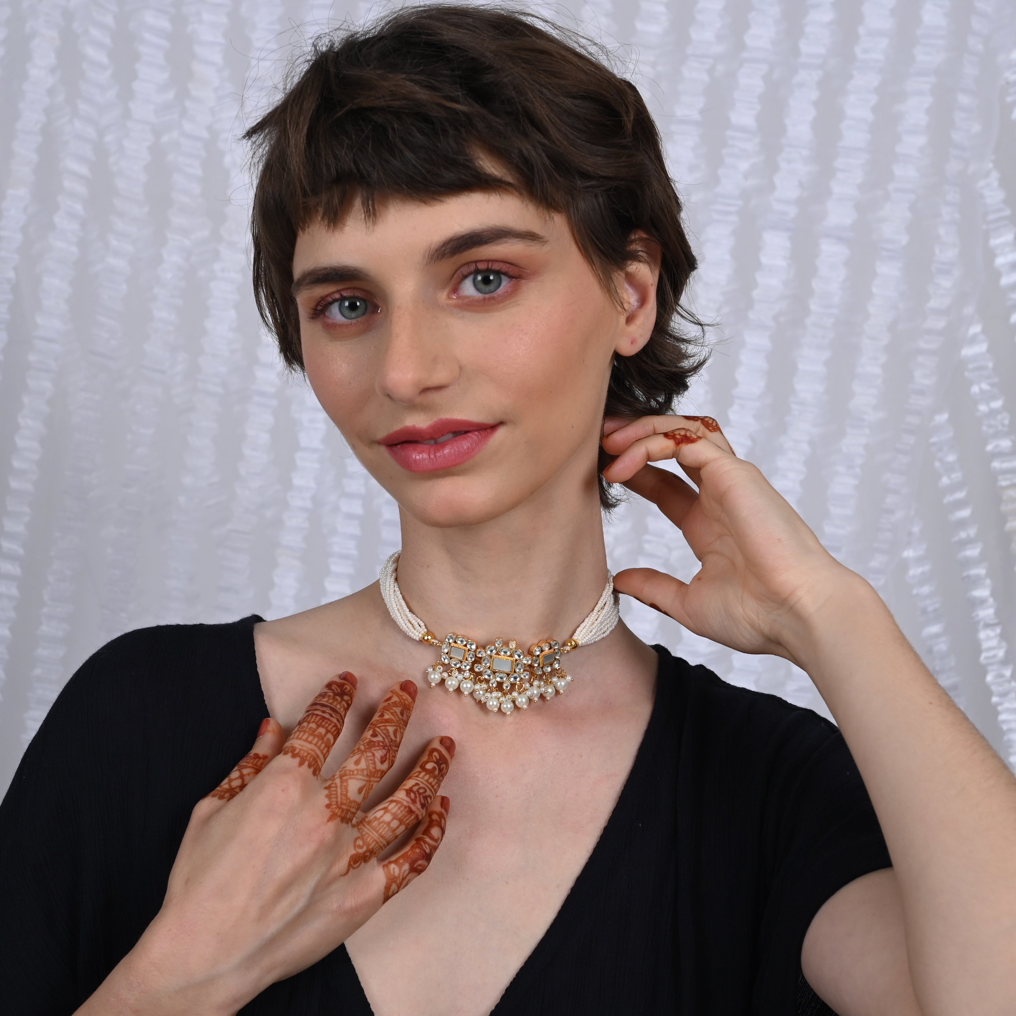 SJN1029- White Colour Gold Plated Mother of Pearl Choker with Earrings