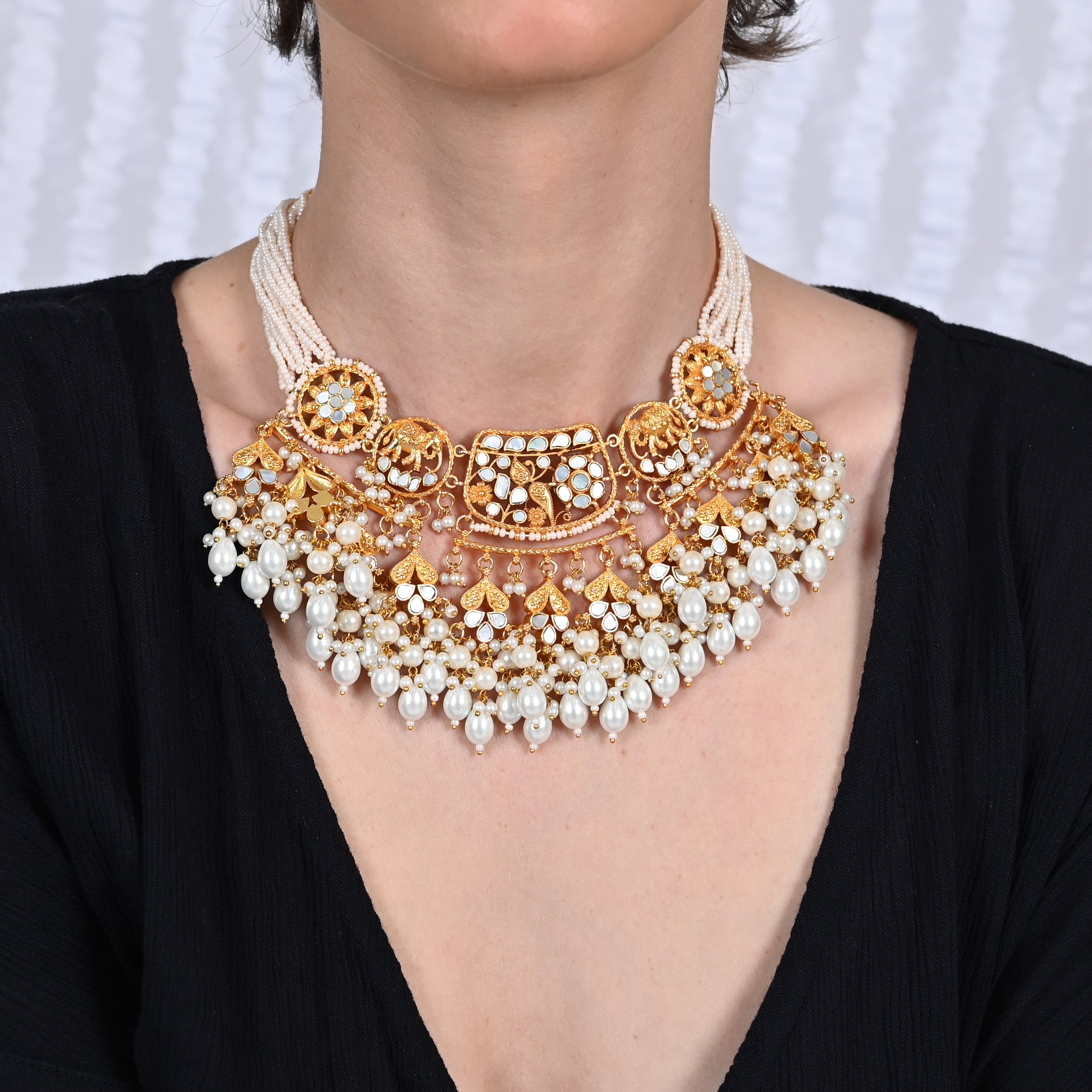 SJN1030- White Colour Gold Plated Mother of Pearl Choker with Earrings