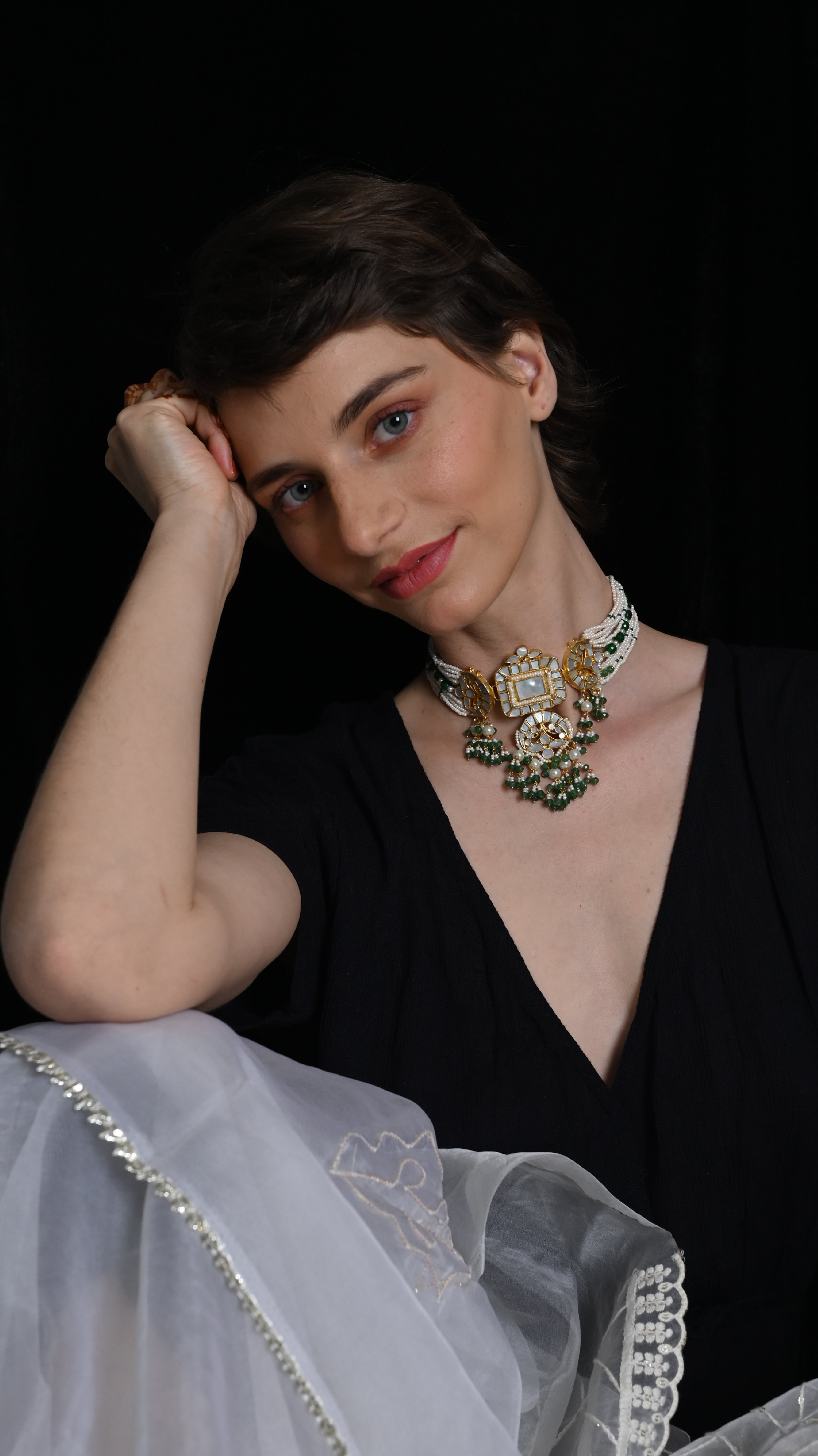 SJN1032- White and Green Colour Gold Plated Mother of Pearl Choker with Earrings