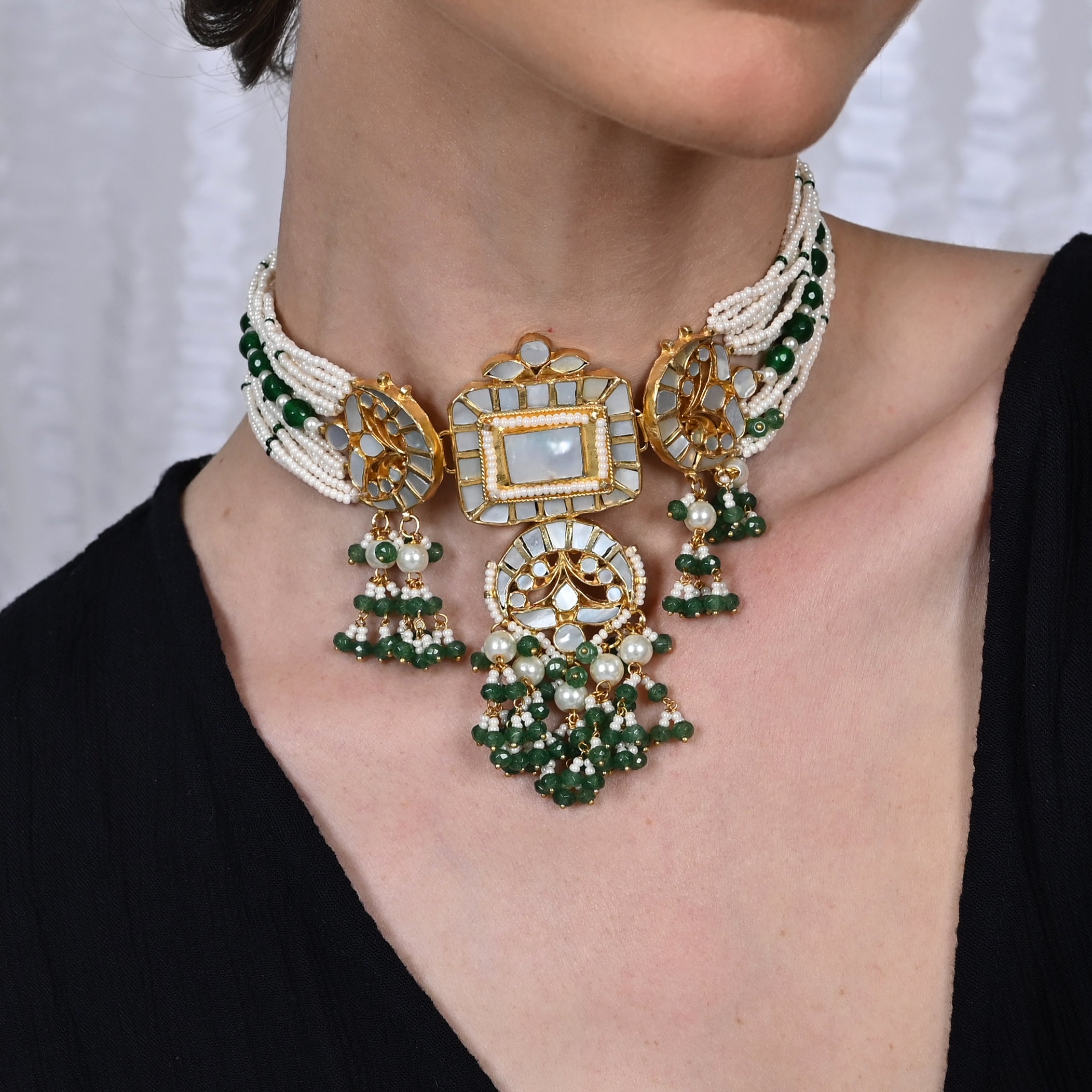 SJN1032- White and Green Colour Gold Plated Mother of Pearl Choker with Earrings