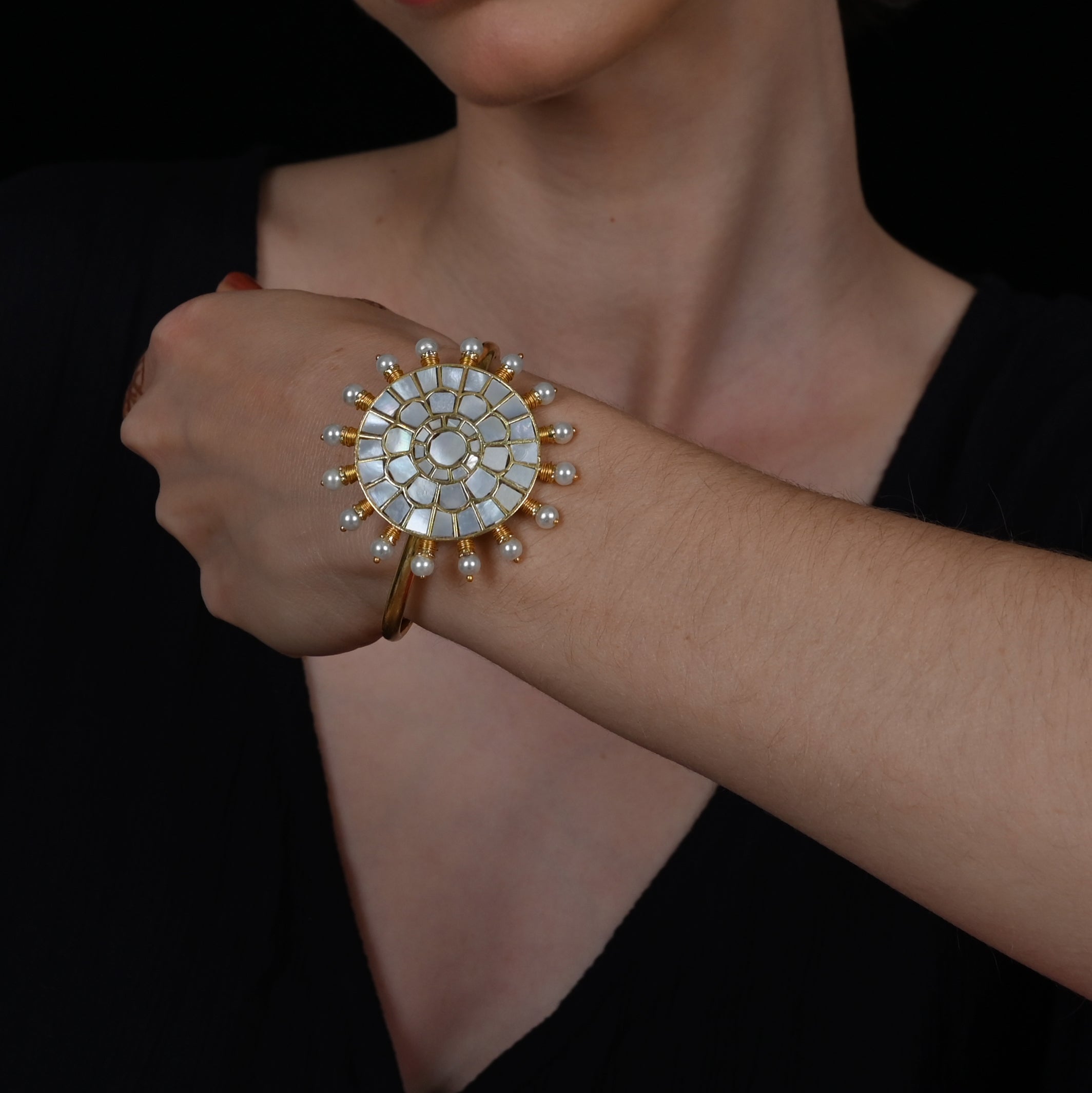 SJRB1043- White Colour Gold Plated Mother of Pearl Bracelet