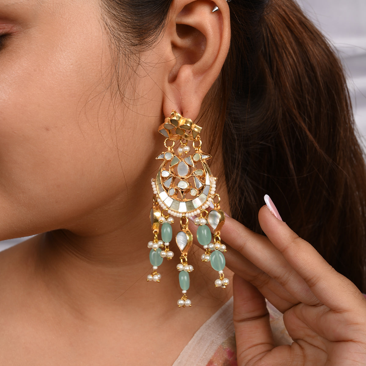 SJE1084- White Colour Gold Plated Mother of Pearl Chandbali Earrings