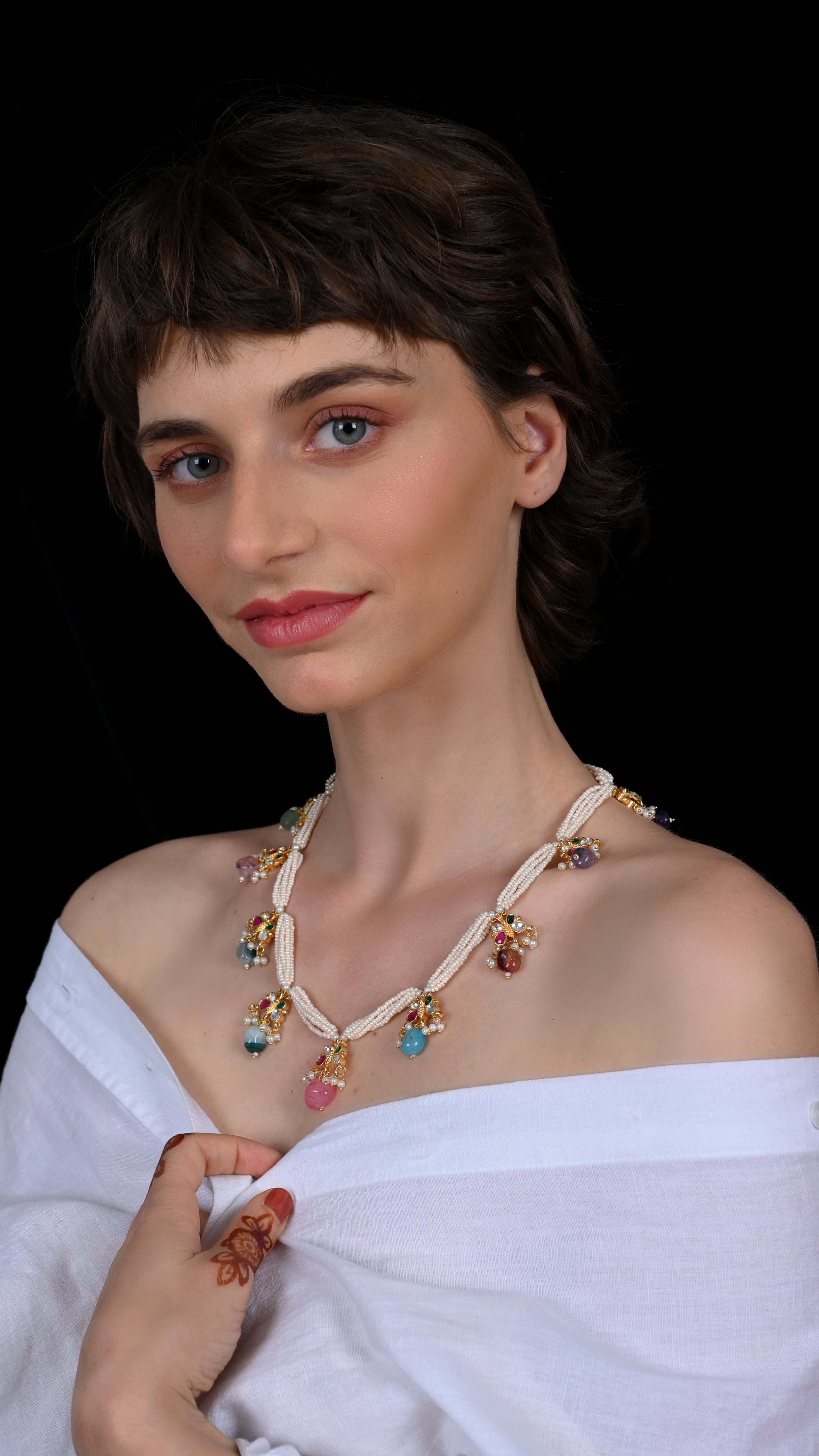 SJN1082- White Colour Gold Plated Jadau Kundan Pendant with Earrings