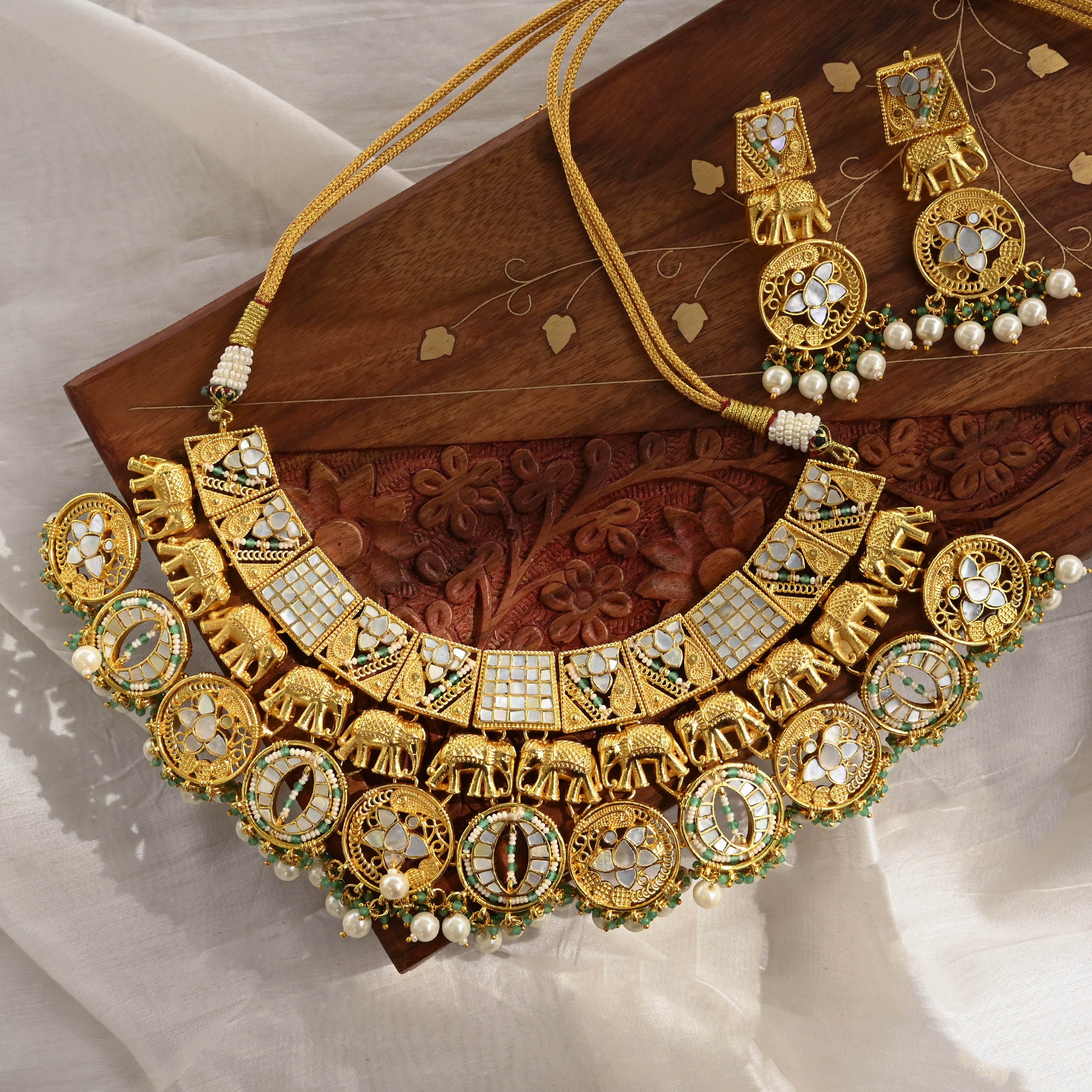 SJN1039- Green and White Colour Gold Plated Mother of Pearl Necklace with Earrings