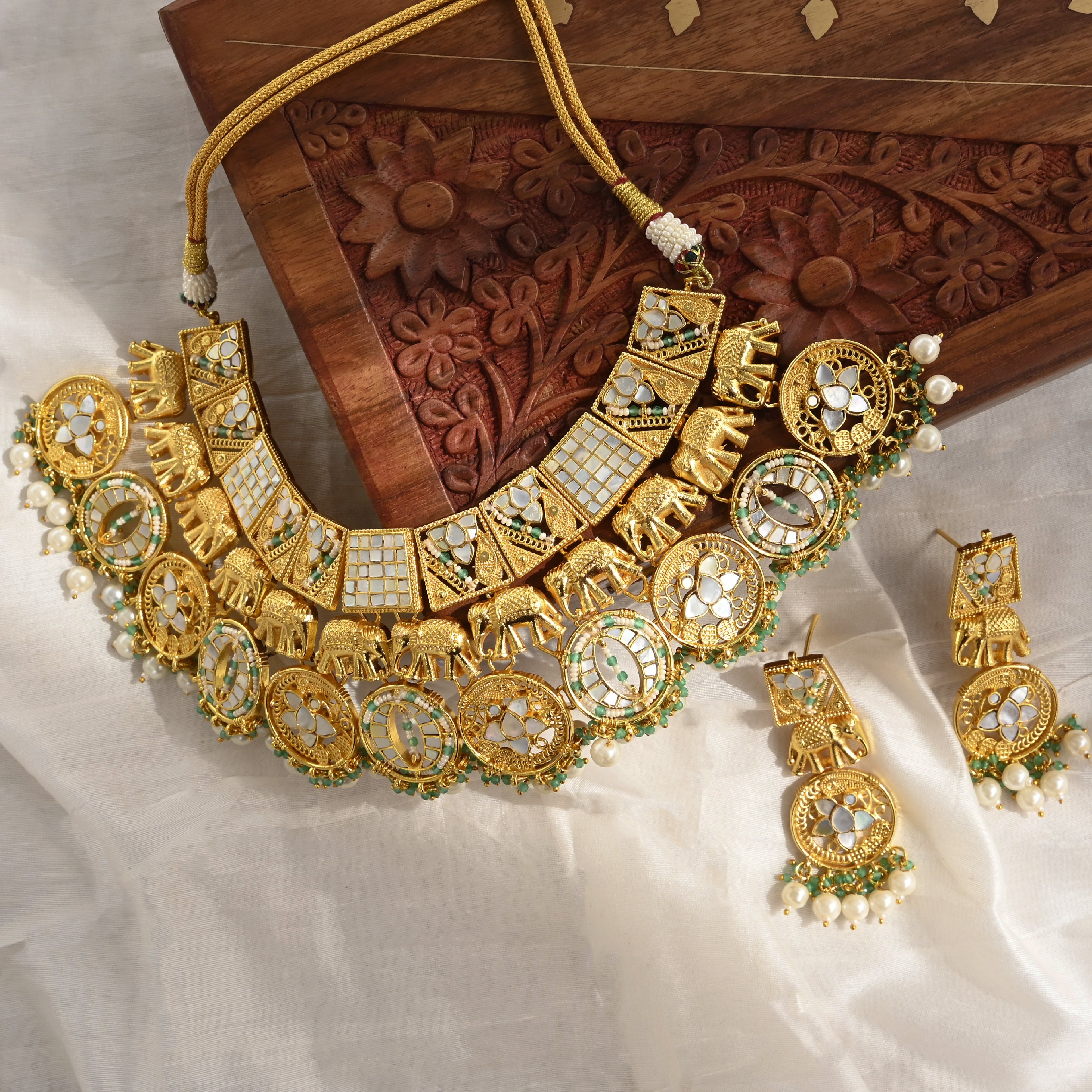 SJN1039- Green and White Colour Gold Plated Mother of Pearl Necklace with Earrings