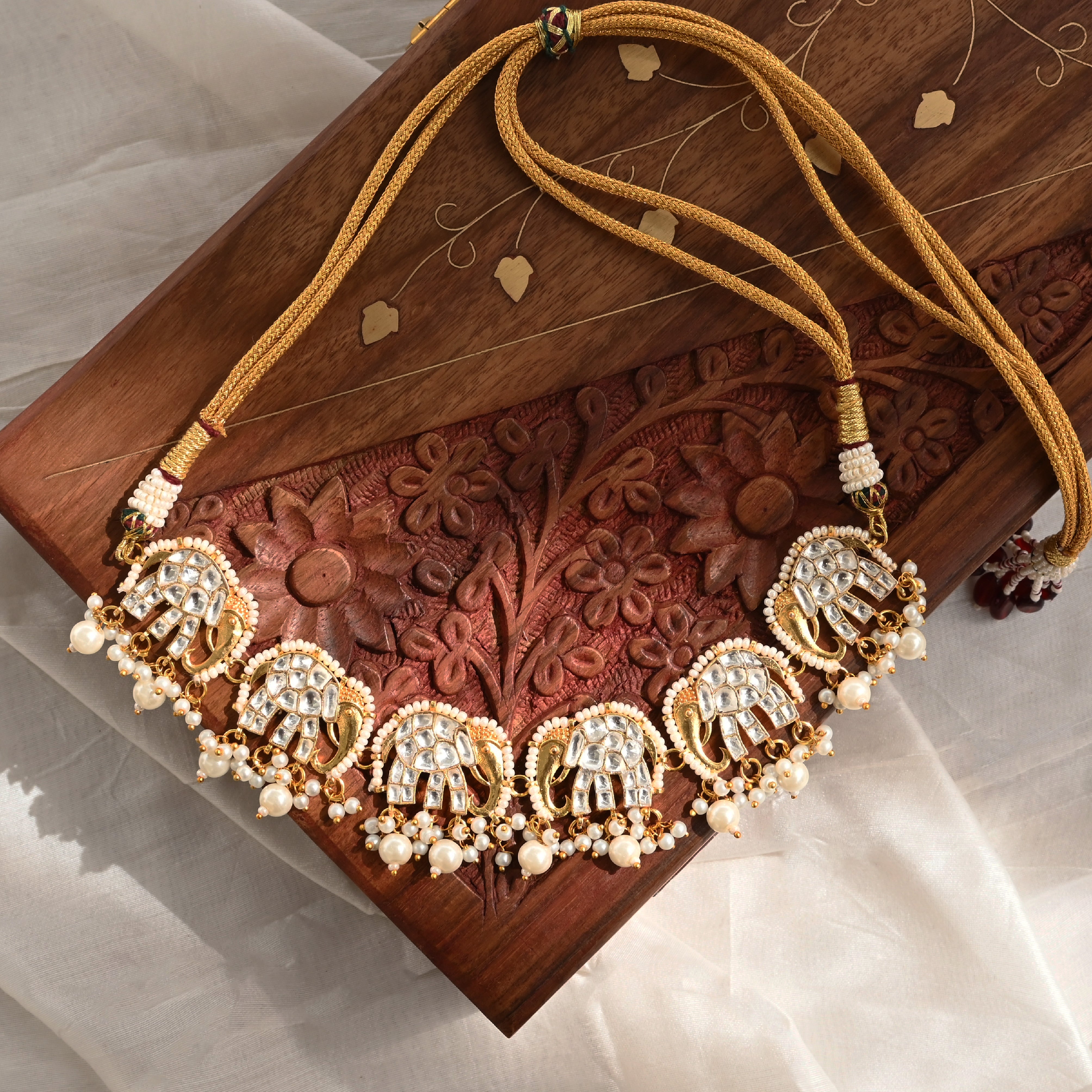 SJN1044- White Colour Gold Plated Jadau Kundan Elephant Motif Choker