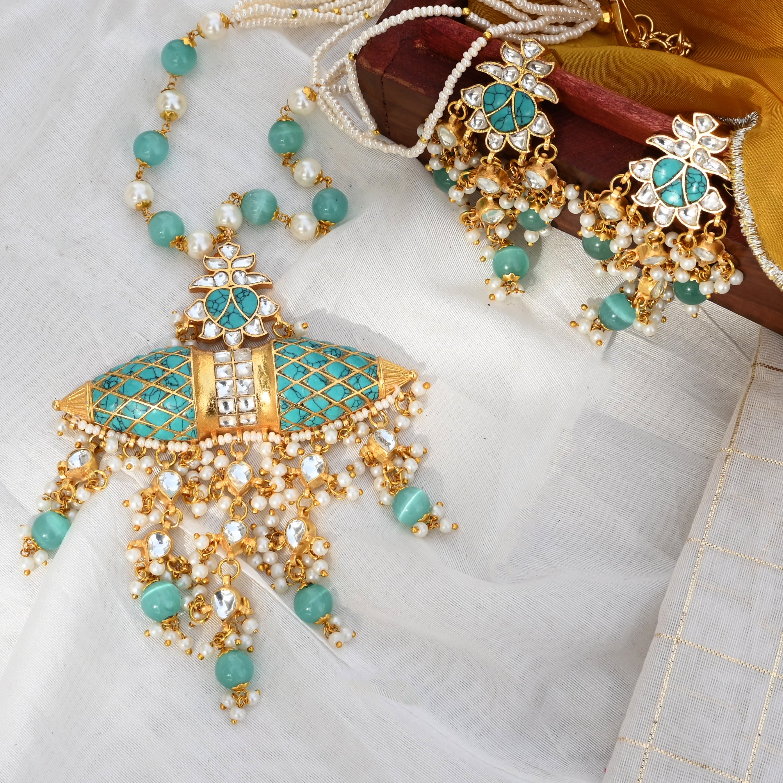 SJN1100- Blue Colour Gold Plated Jadau Kundan Pendant with Earrings