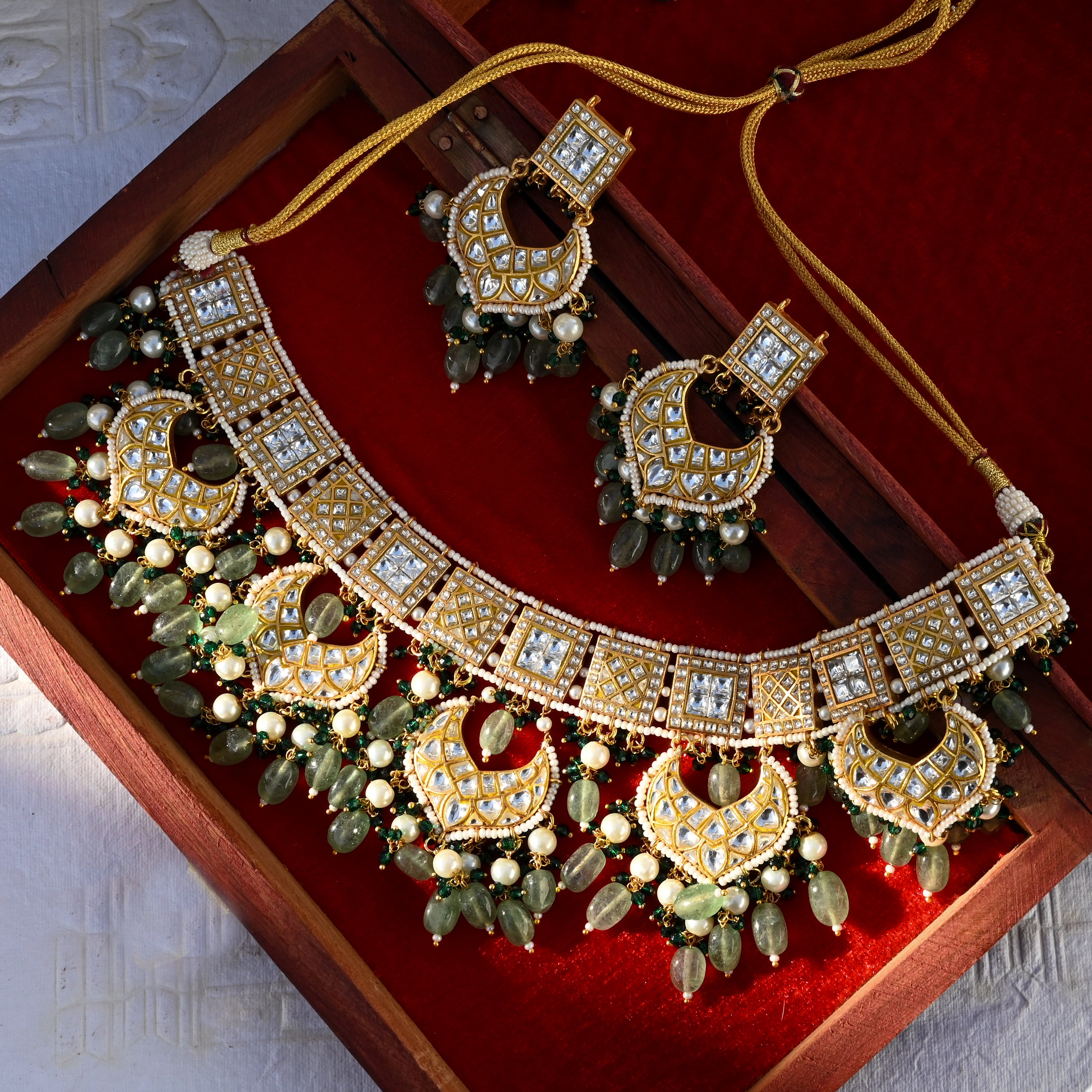 SJN1056- White Colour Gold Plated Jadau Kundan Thappa Necklace with Earrings