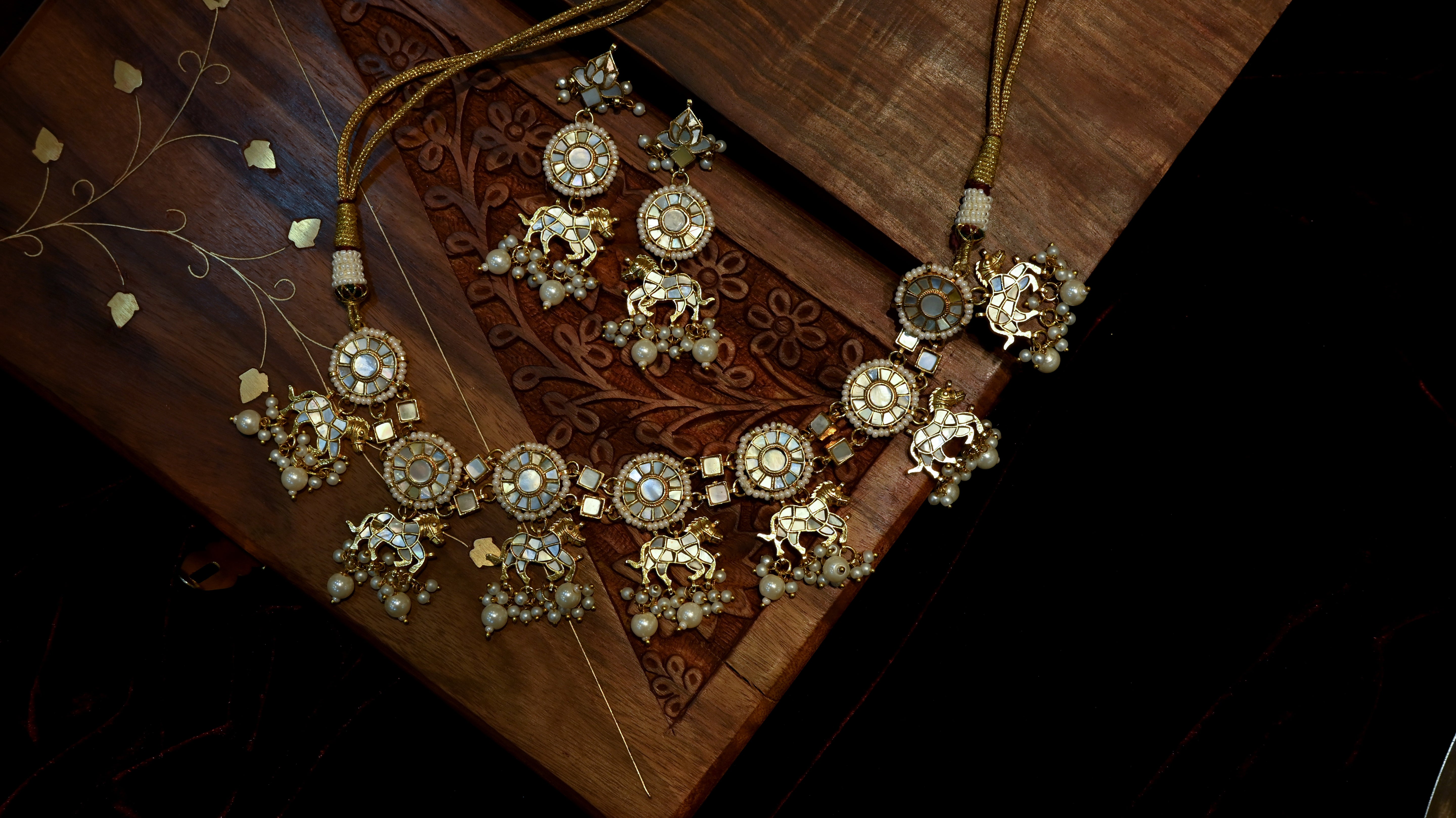 SJN1058- White Colour Gold Plated Mother of Pearl Necklace with Earrings