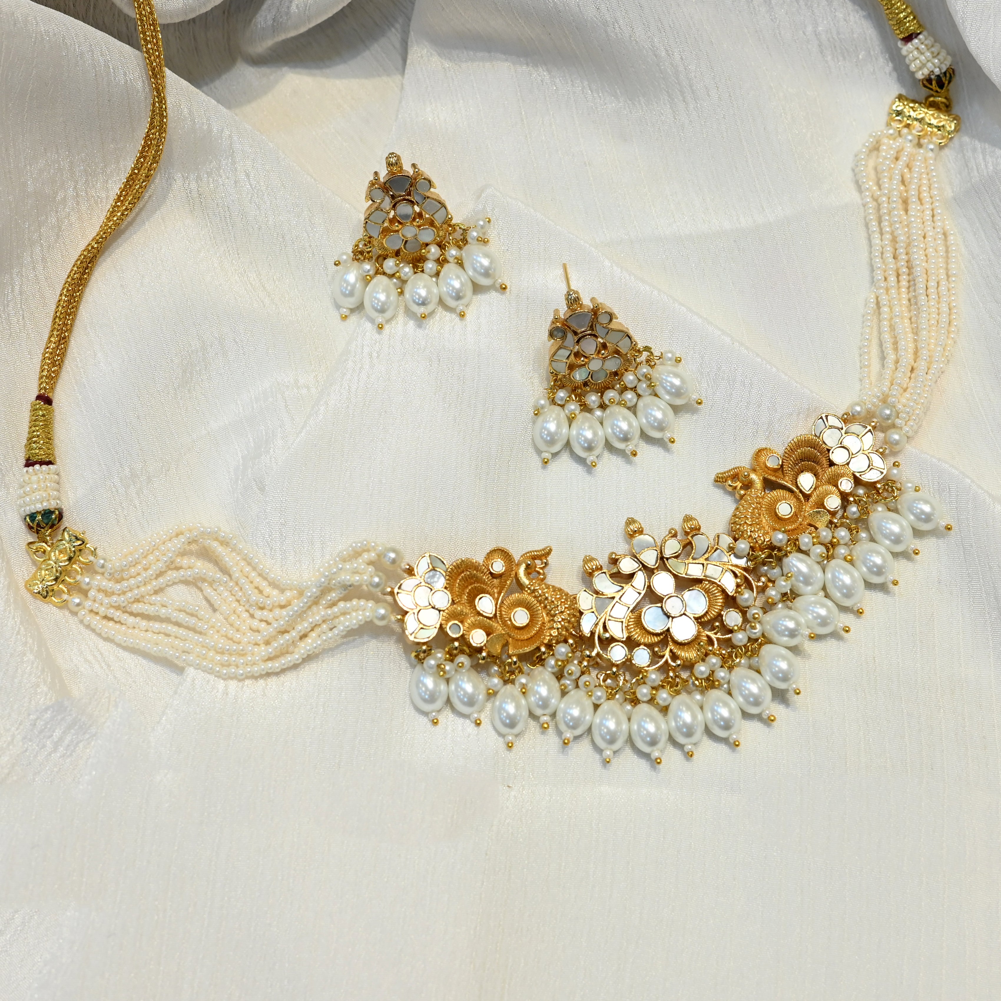 SJC1011- White Colour Gold Plated Mother of Pearl Choker With Earrings