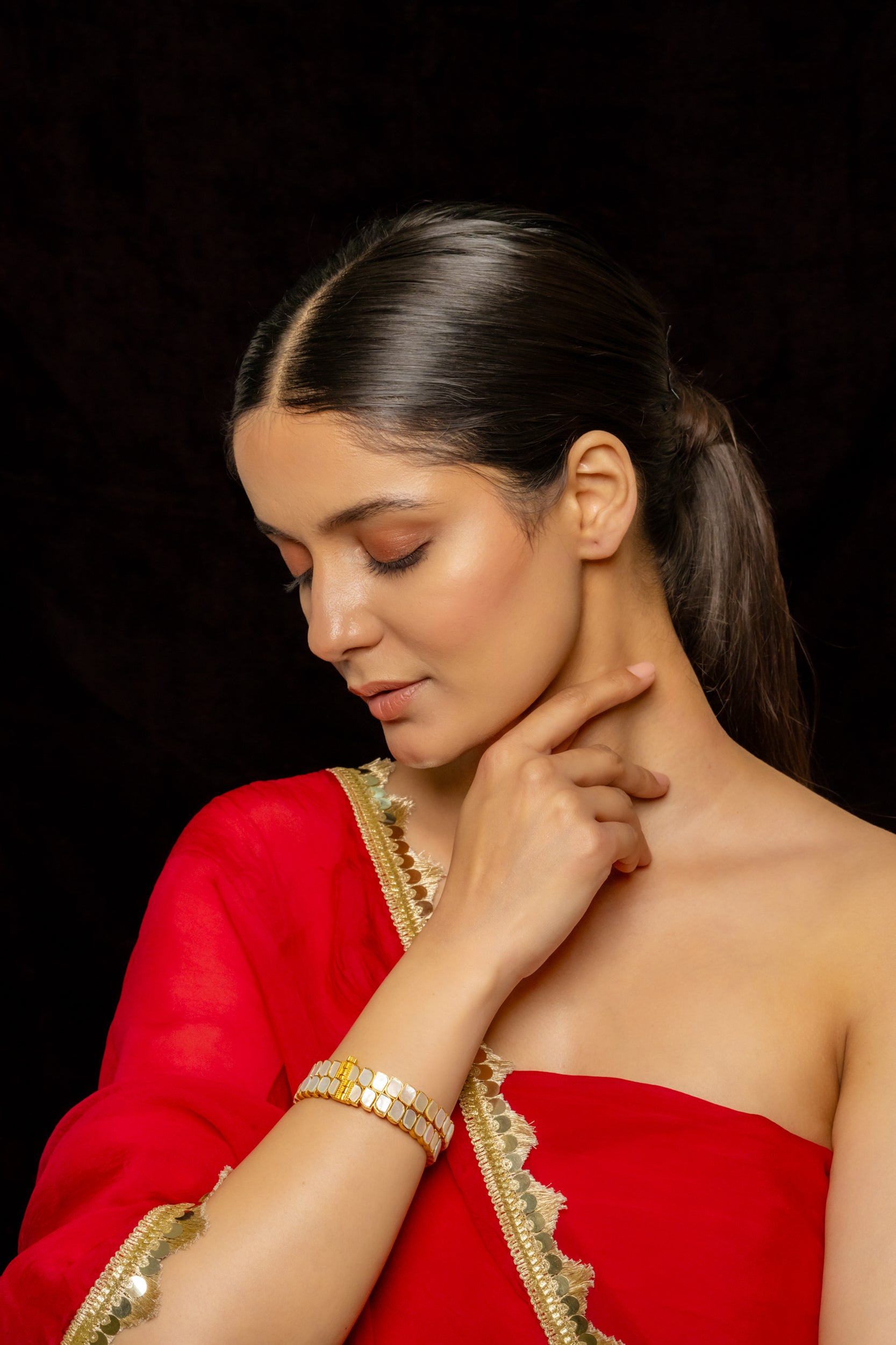 SJB1001- White Colour Gold Plated Mother of Pearl Bangles