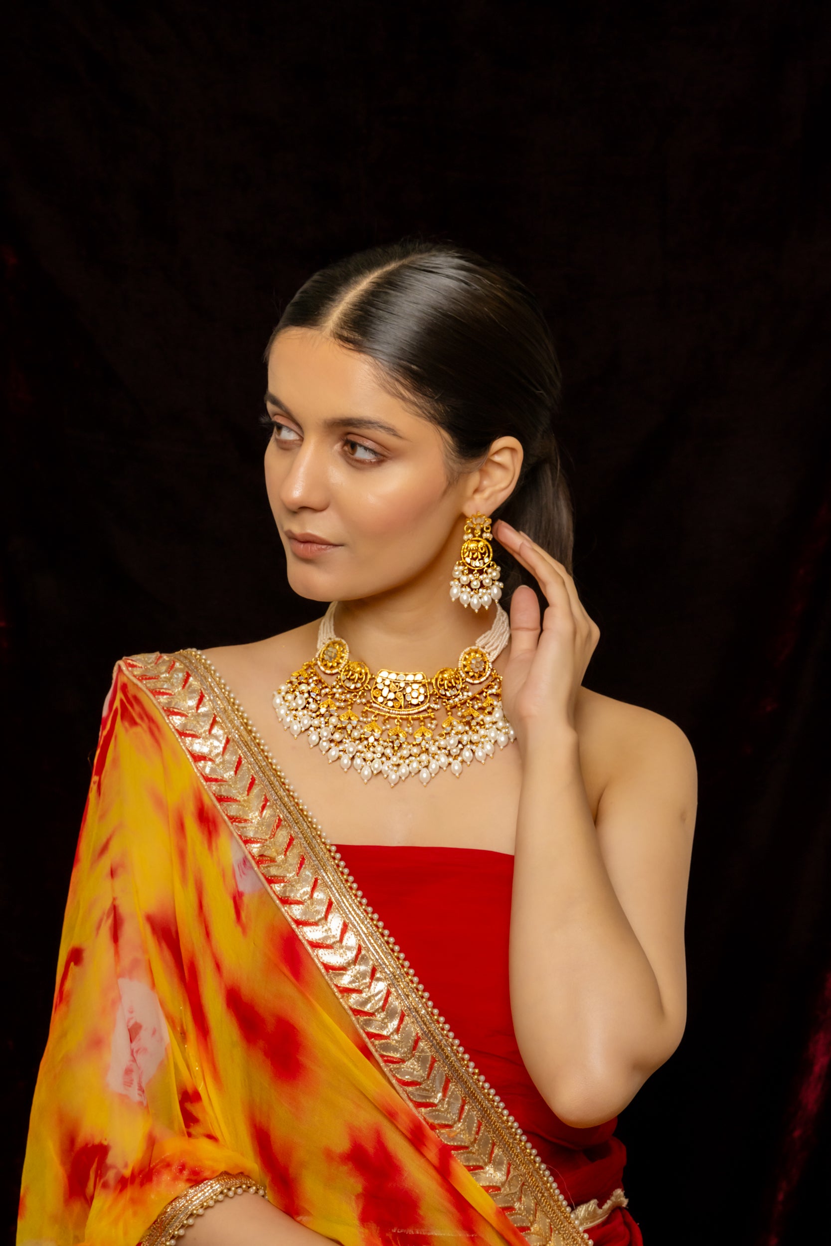 SJC1014- White Colour Gold Plated Mother of Pearl Choker With Earrings