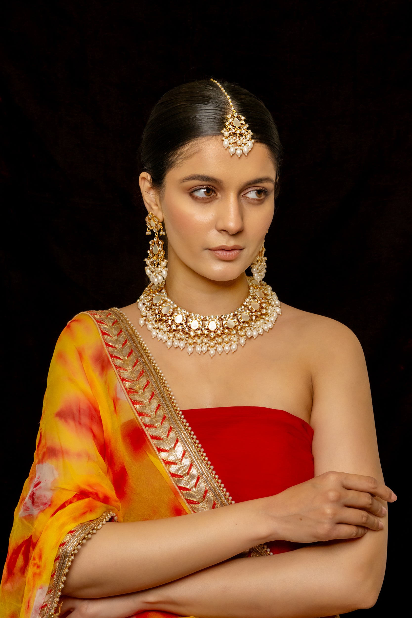SJN1010- White Colour Gold Plated Mother of Pearl Necklace with Earrings and Tika