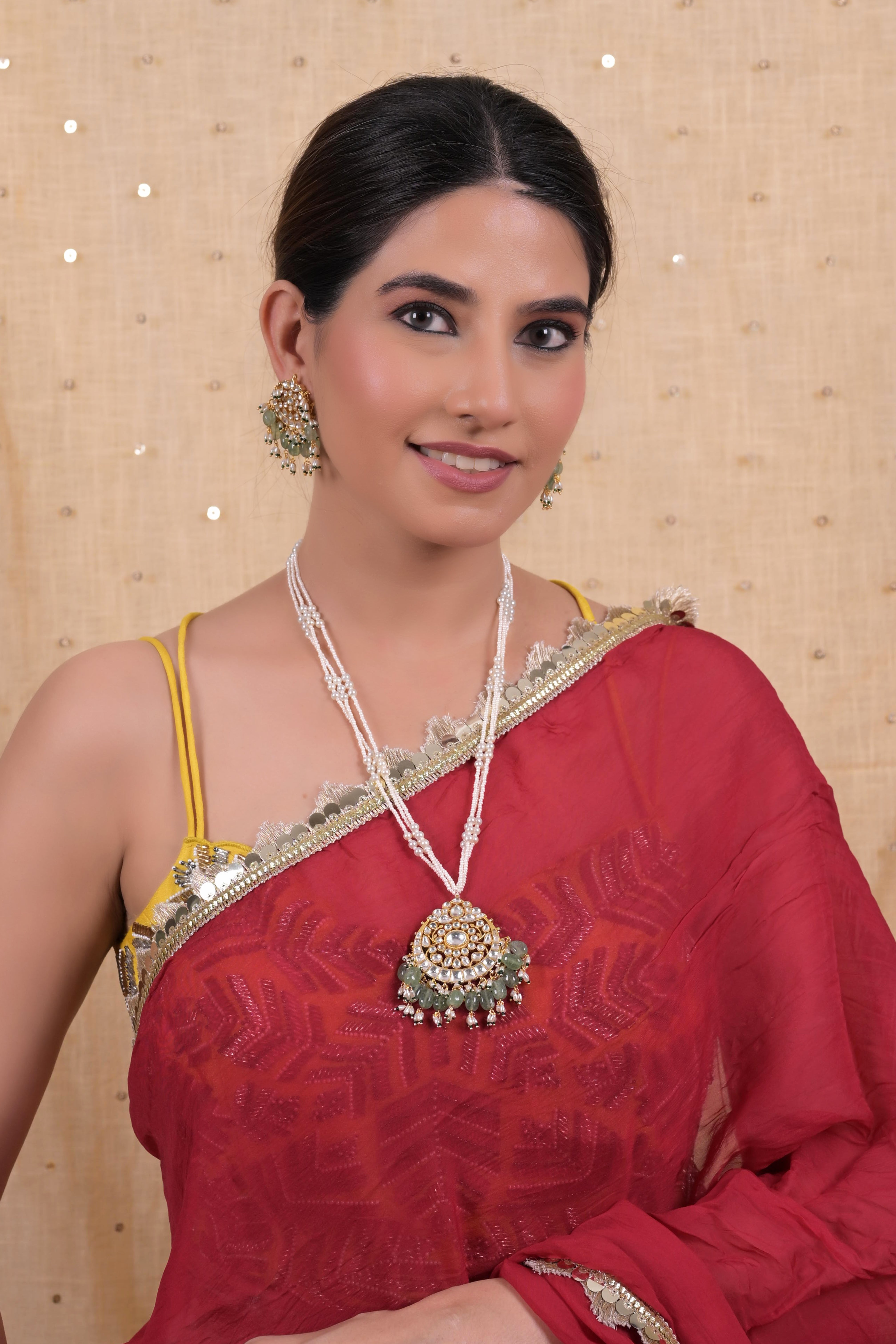 SJN1118- White Colour Gold Plated Jadau Kundan Pendant Set