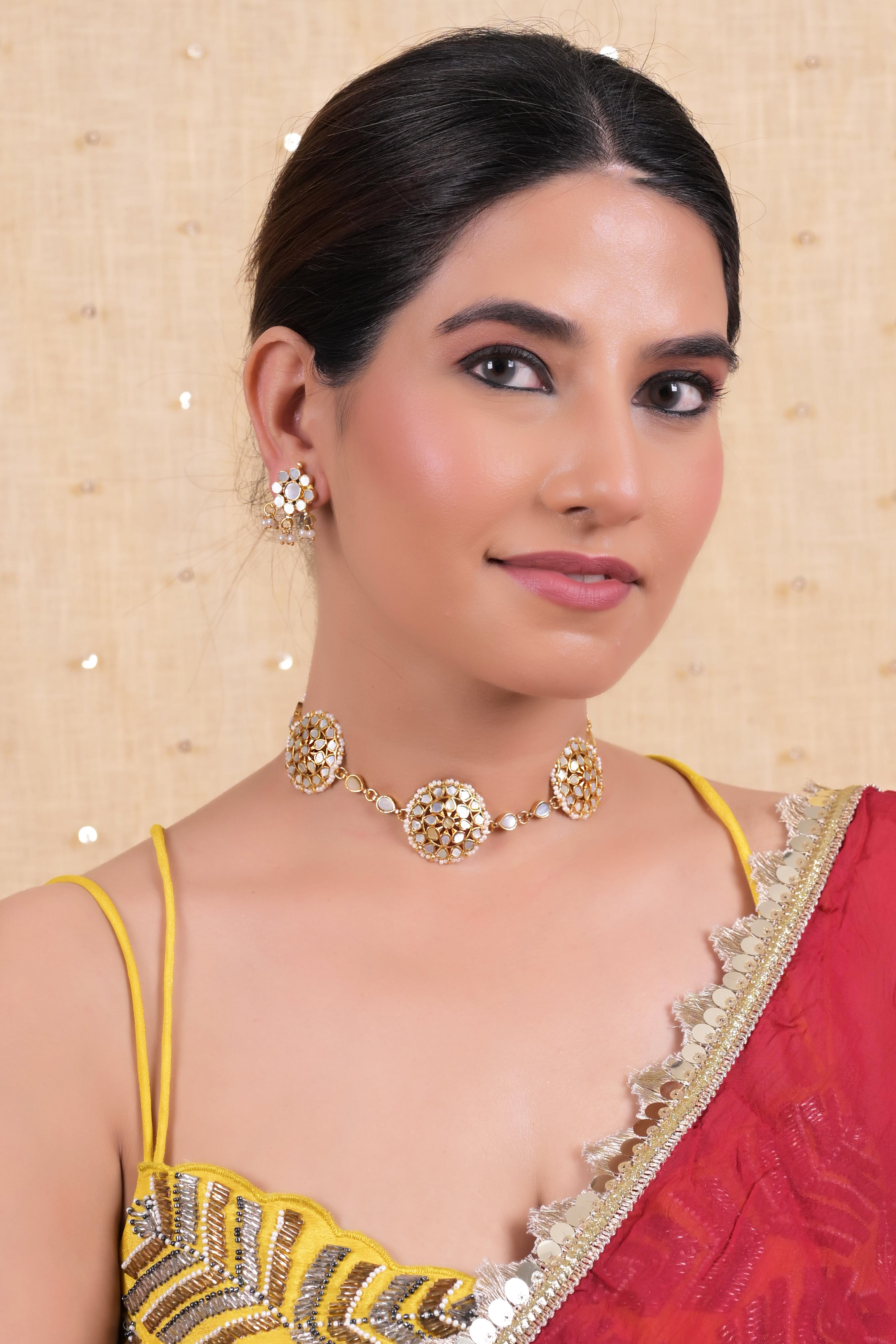 SJN1123- White Colour Gold Plated Mother of Pearl Choker with Earrings