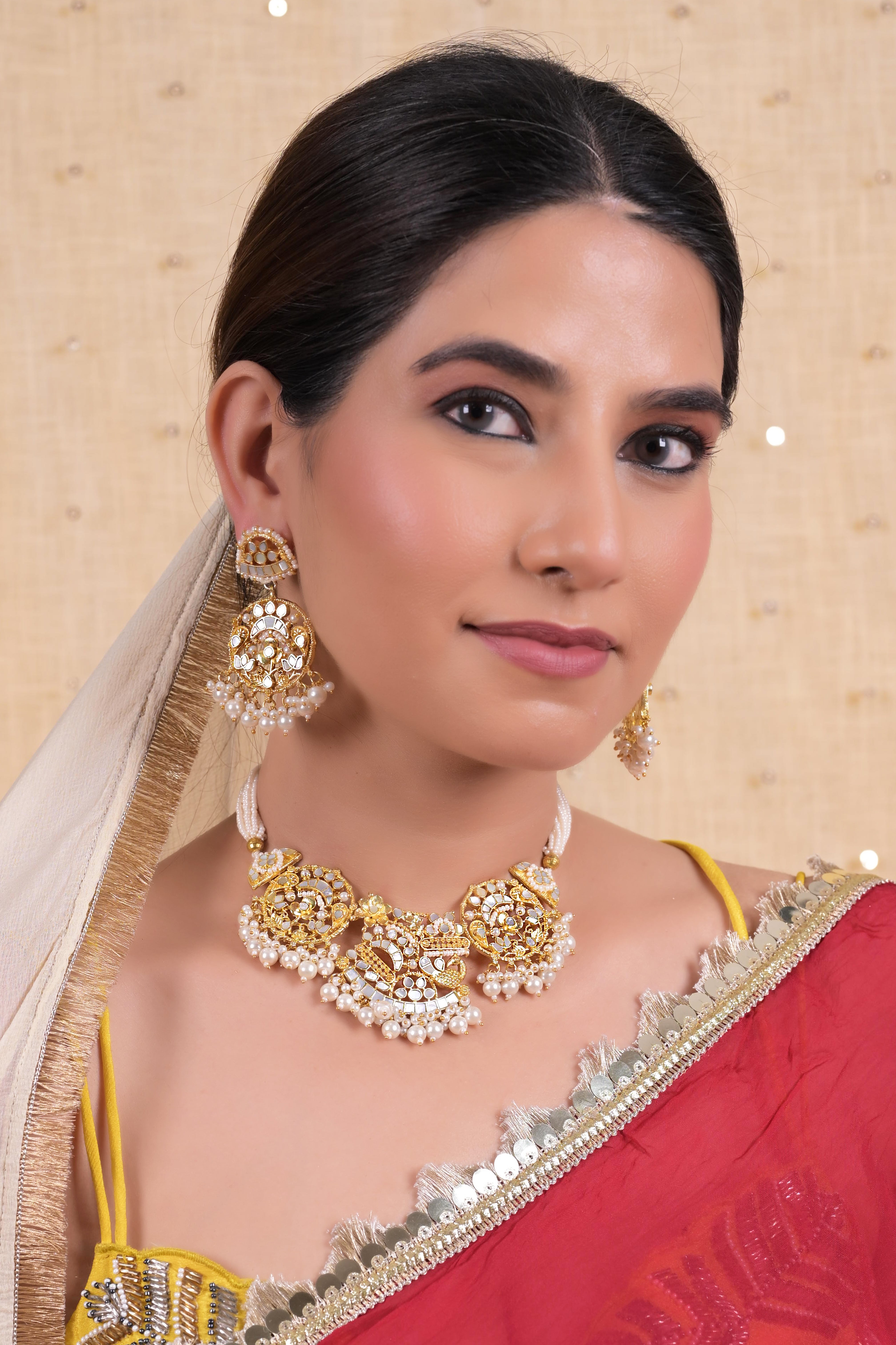 SJN1126- White Colour Gold Plated Mother of Pearl Choker with Earrings