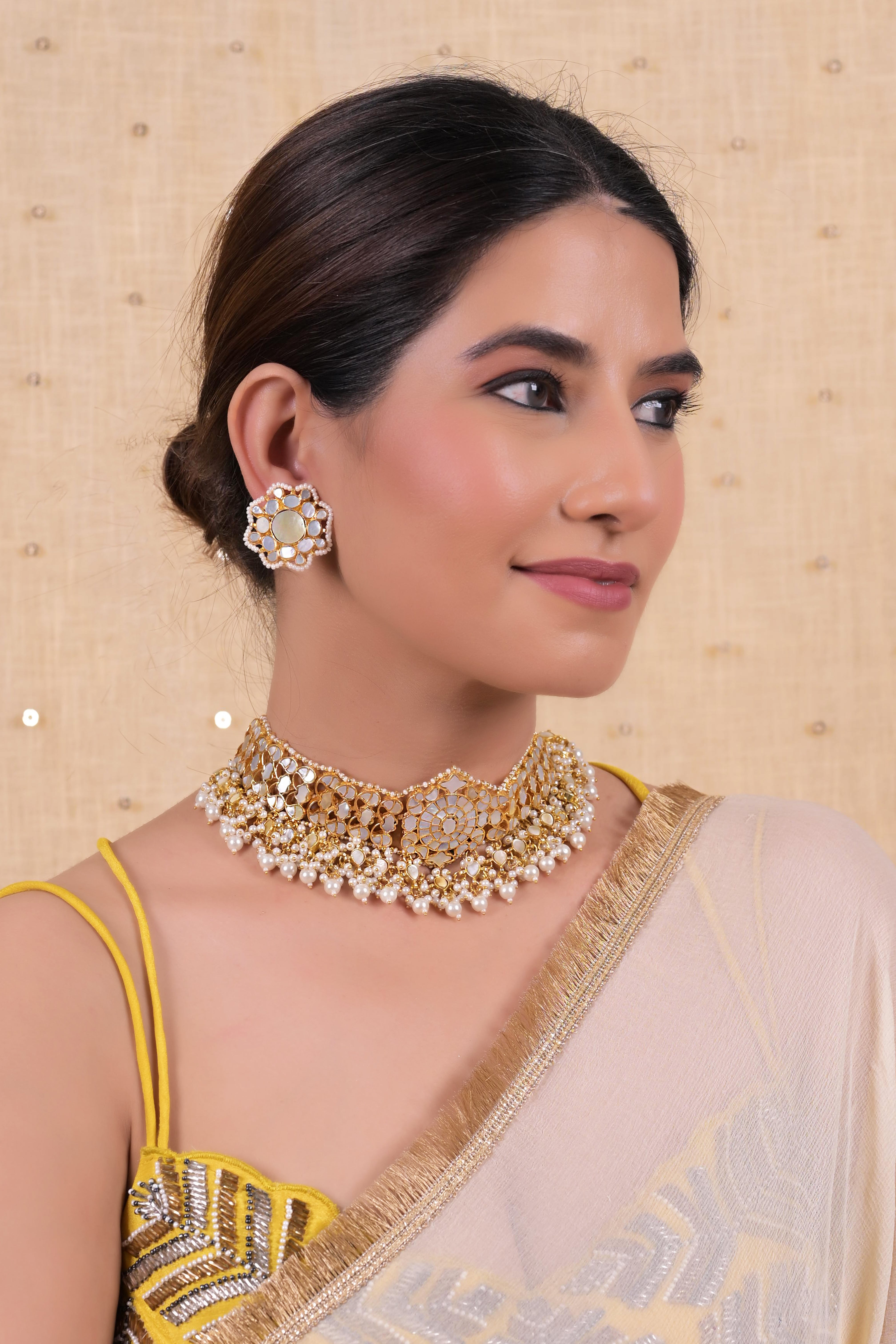 SJN1131- White Colour Gold Plated Mother of Pearl Choker with Earrings