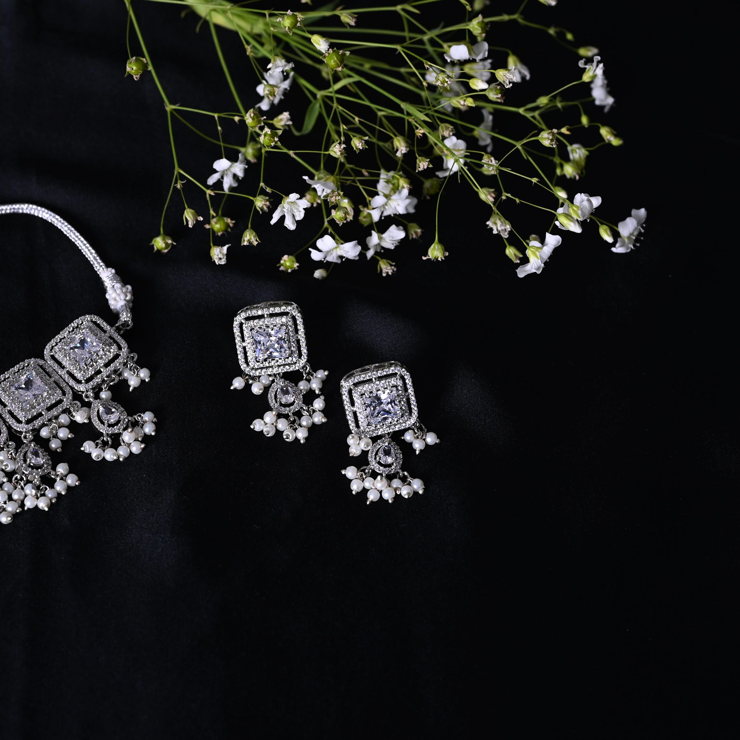 SJN1062- White Colour Silver Plated Faux Diamond Choker with Earrings
