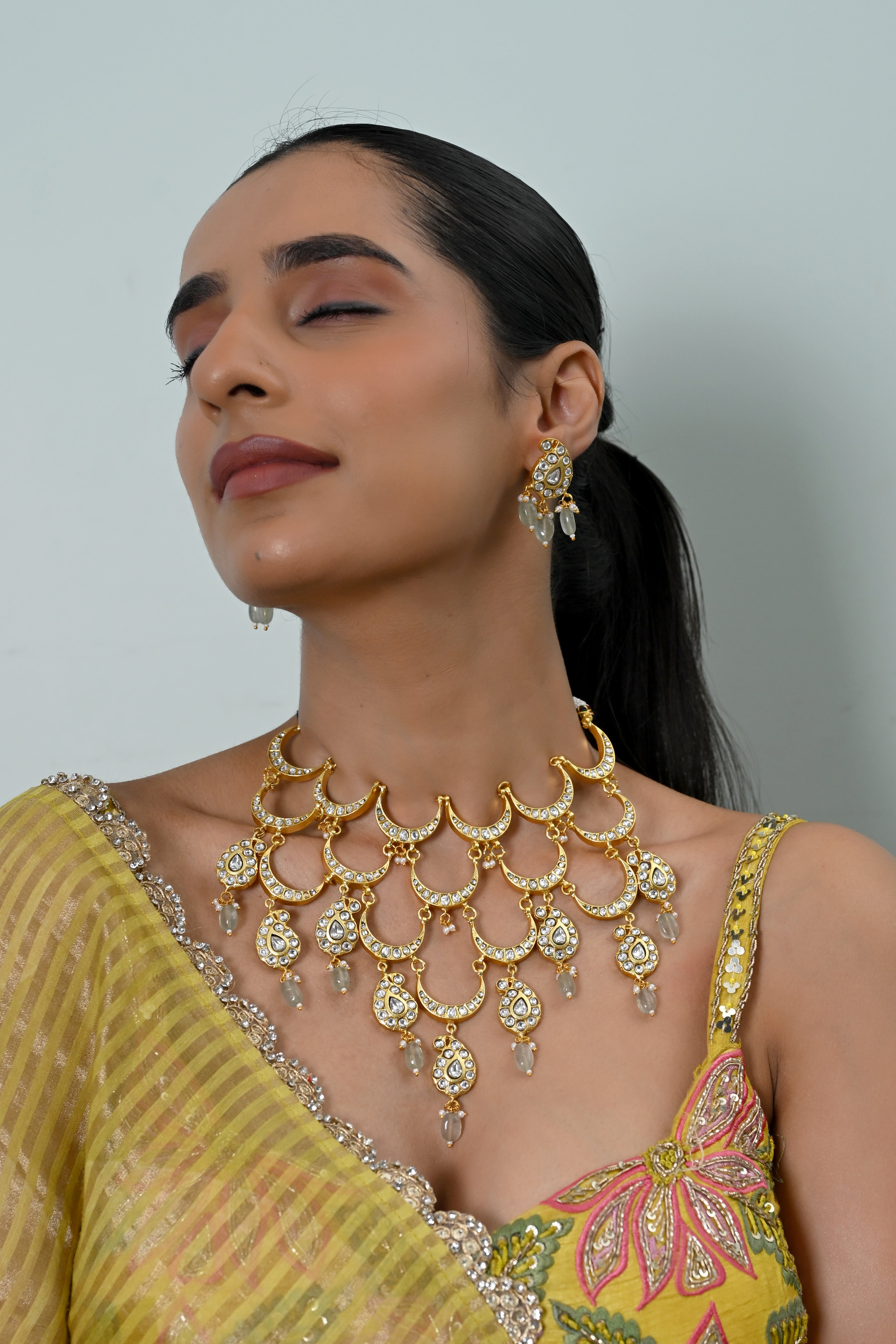 SJN1239- White Colour Gold Plated Jadau Kundan Thappa Necklace with Earrings