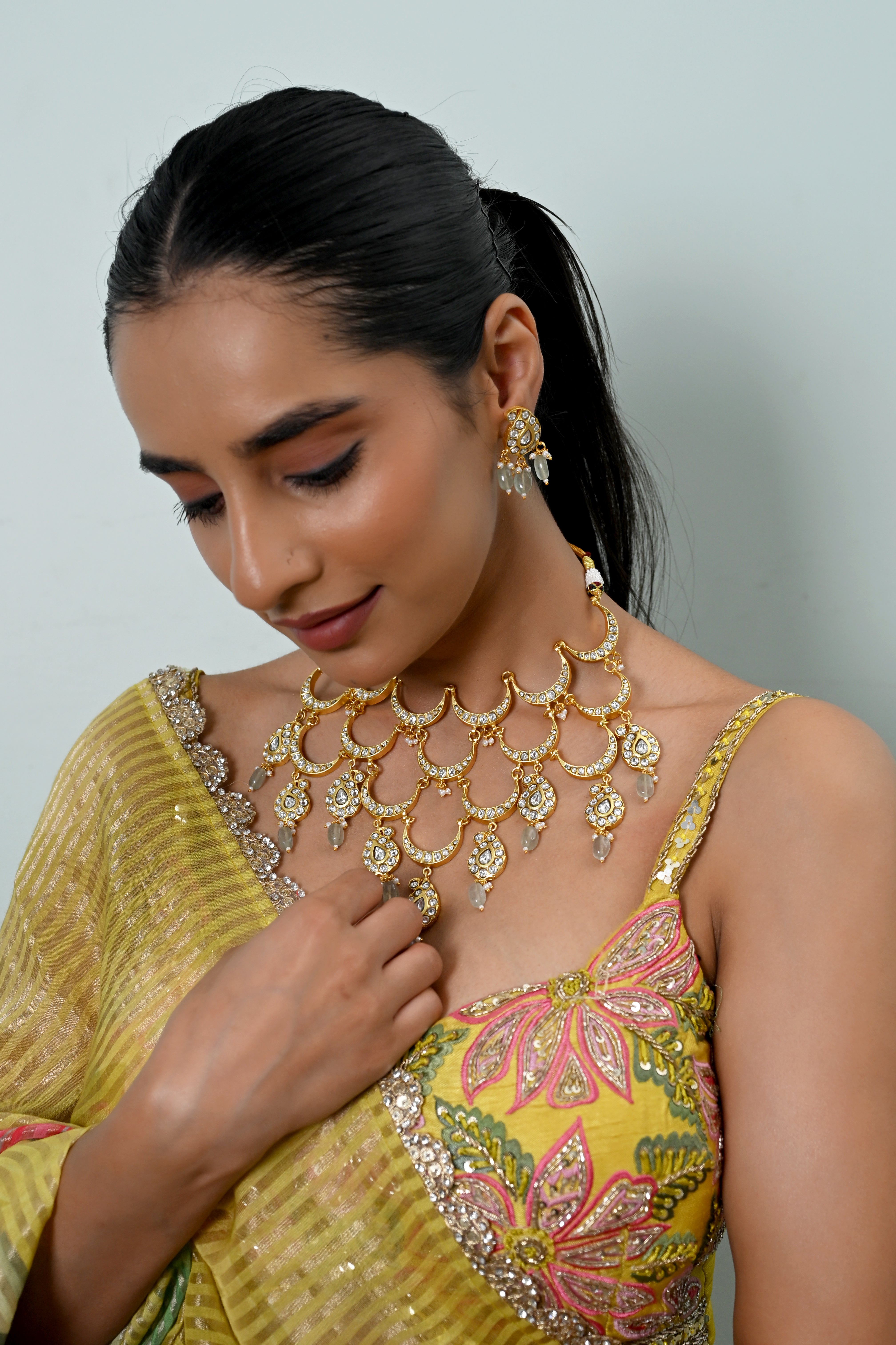 SJN1239- White Colour Gold Plated Jadau Kundan Thappa Necklace with Earrings