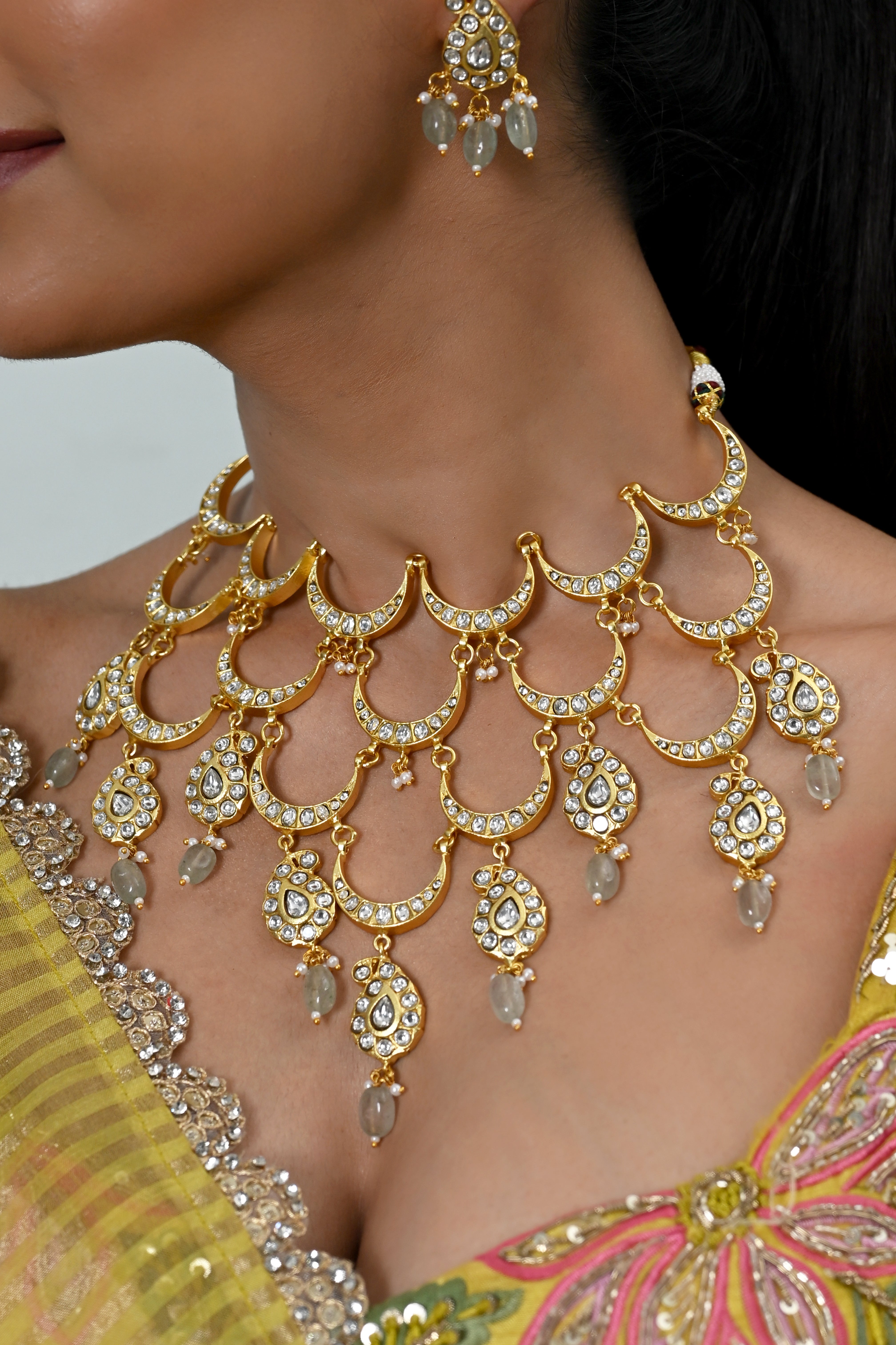 SJN1239- White Colour Gold Plated Jadau Kundan Thappa Necklace with Earrings