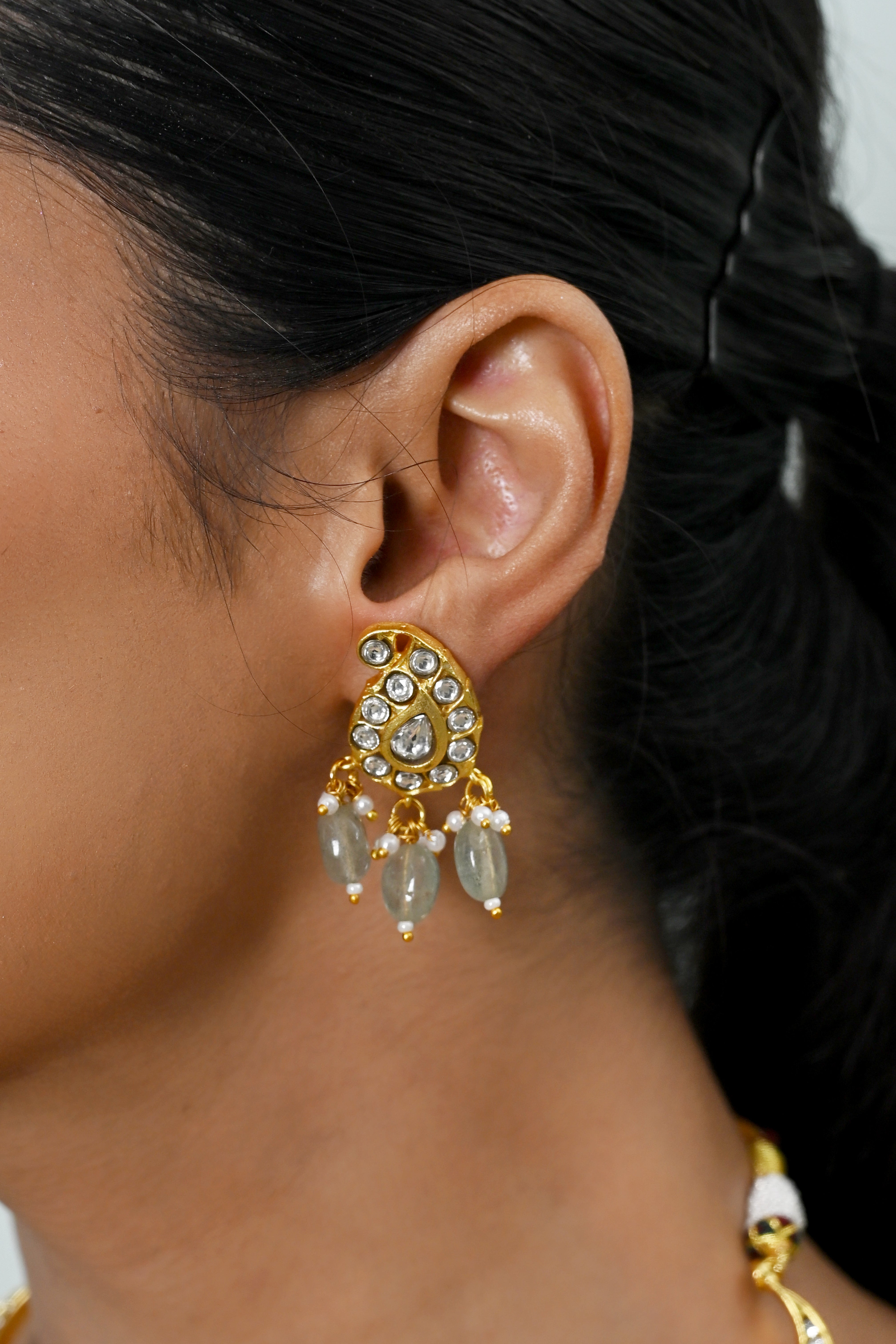 SJN1239- White Colour Gold Plated Jadau Kundan Thappa Necklace with Earrings