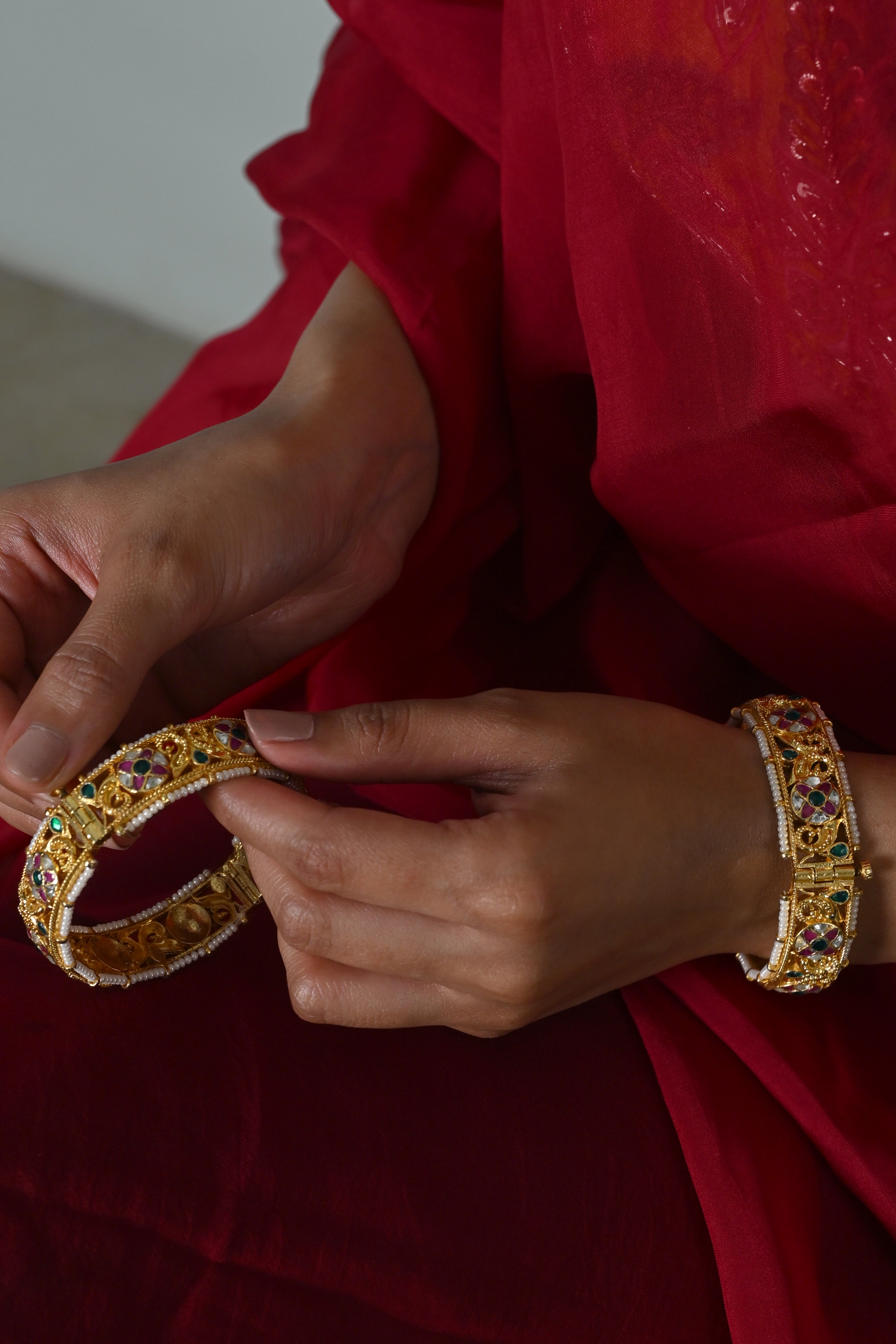 SJB1041- Multicolour Gold Plated Jadau Kundan Bangle