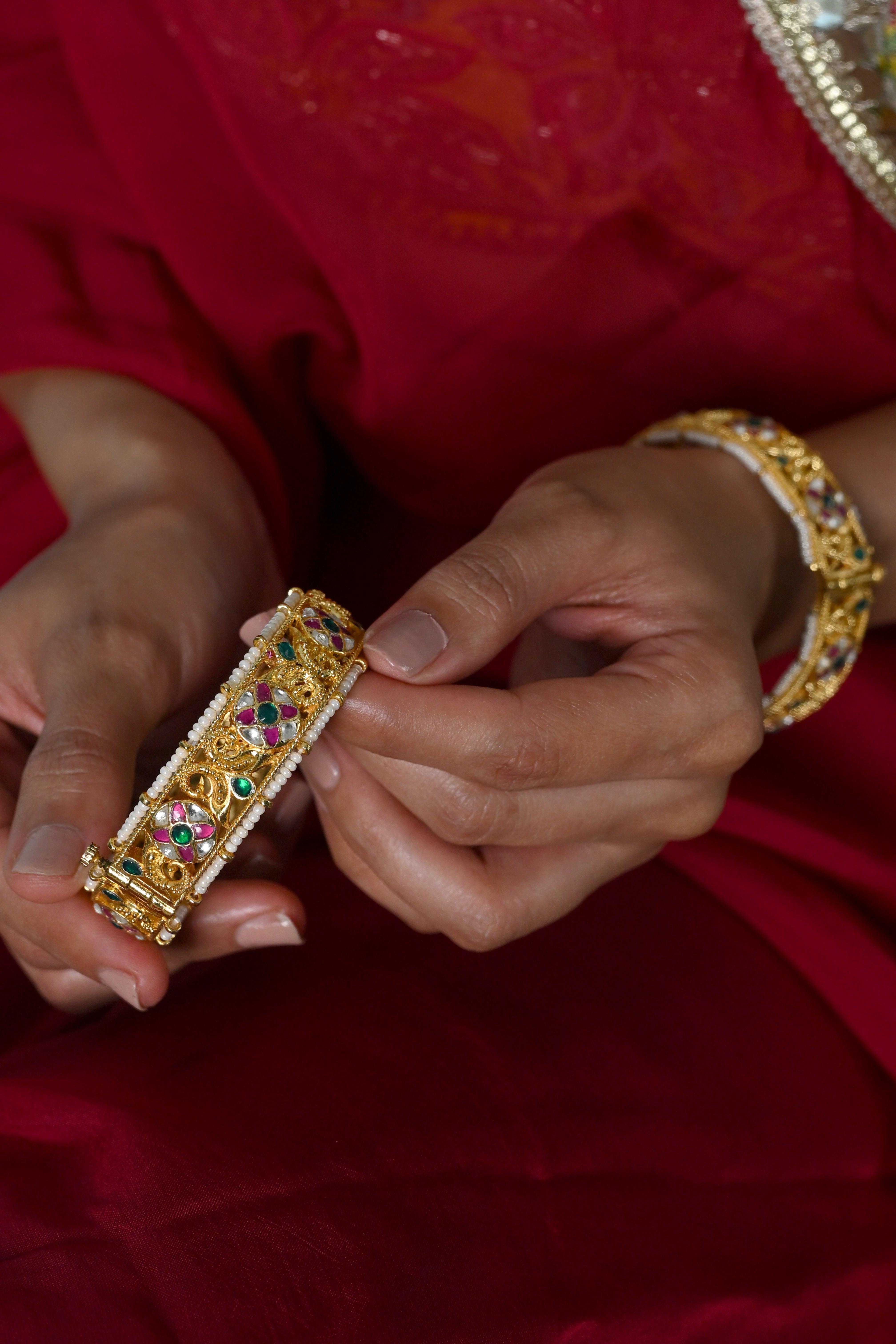 SJB1041- Multicolour Gold Plated Jadau Kundan Bangle