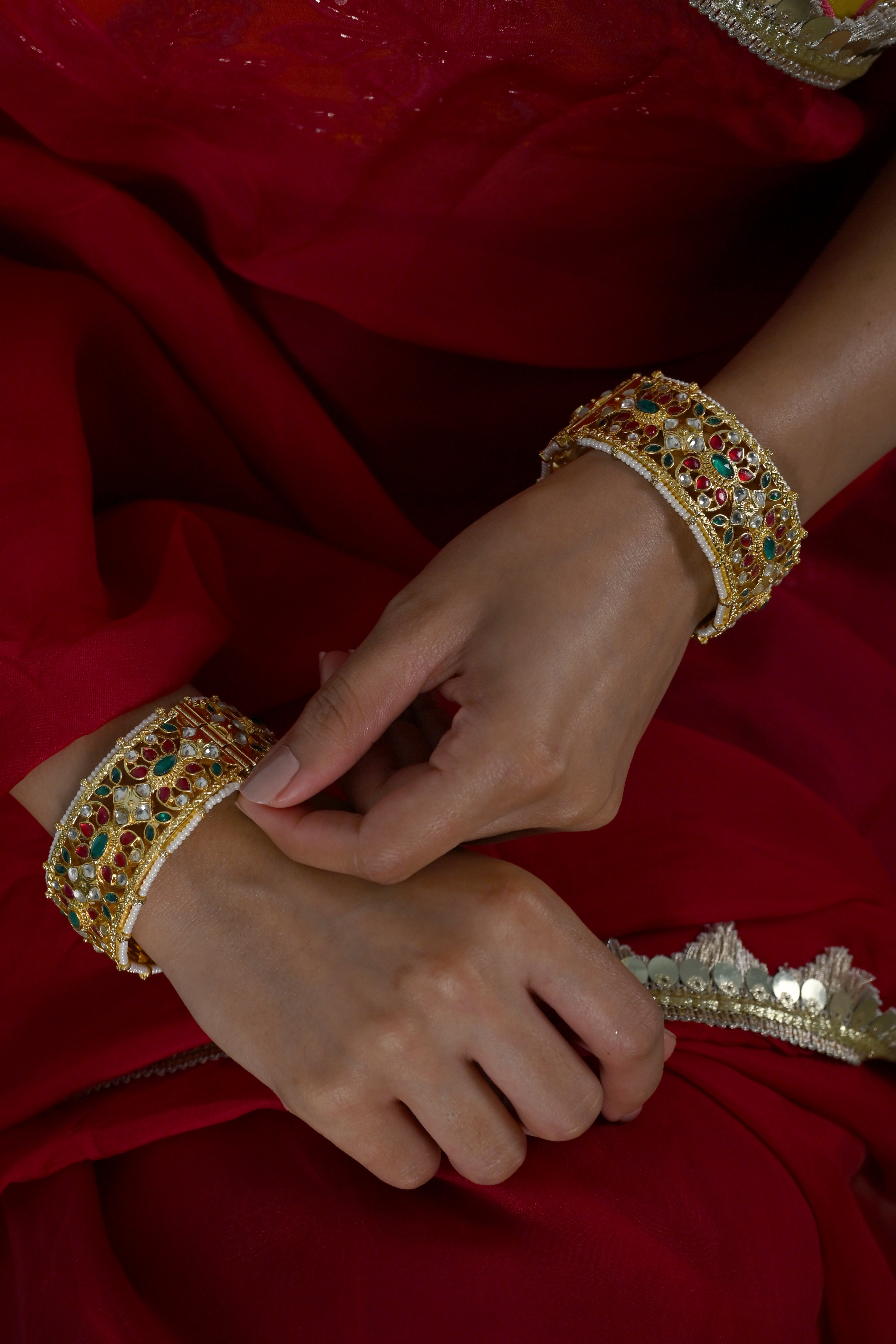 SJB1045- Multicolour Gold Plated Jadau Kundan Bangle