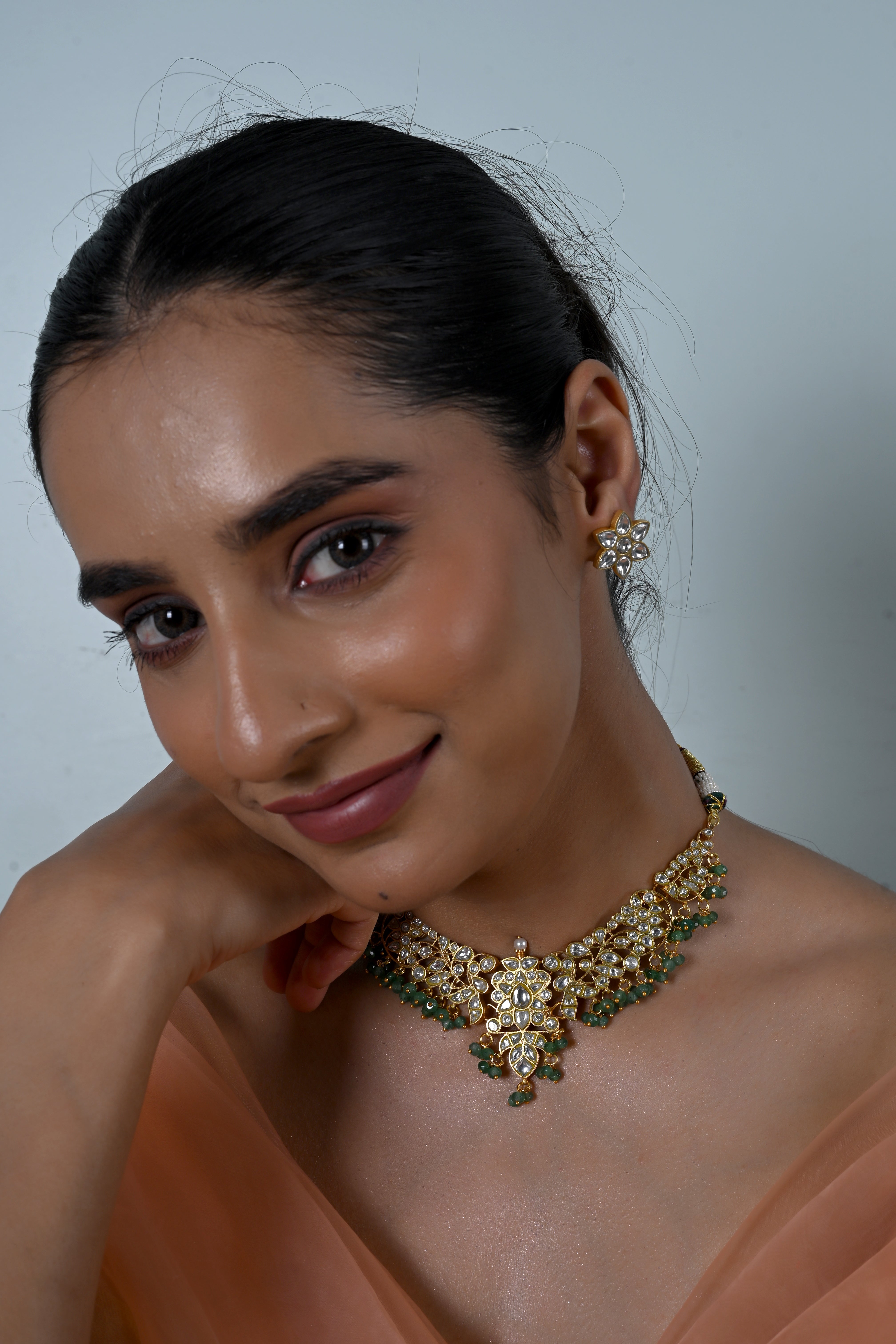 SJN1252- White Colour Gold Plated Jadau Kundan Thappa Necklace With Stud Earrings