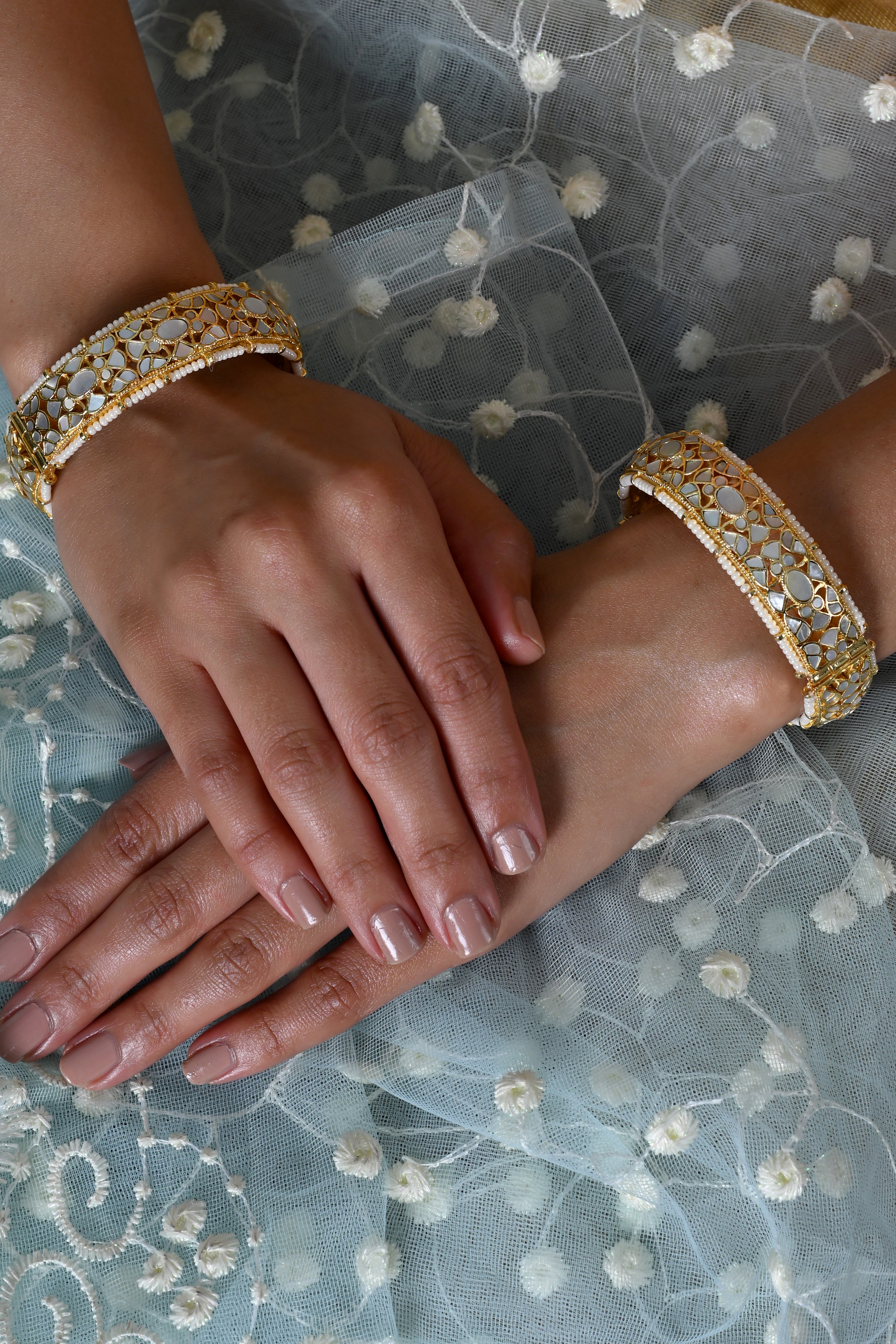 SJB1036- White Colour Gold Plated Mother of Pearl Bangle