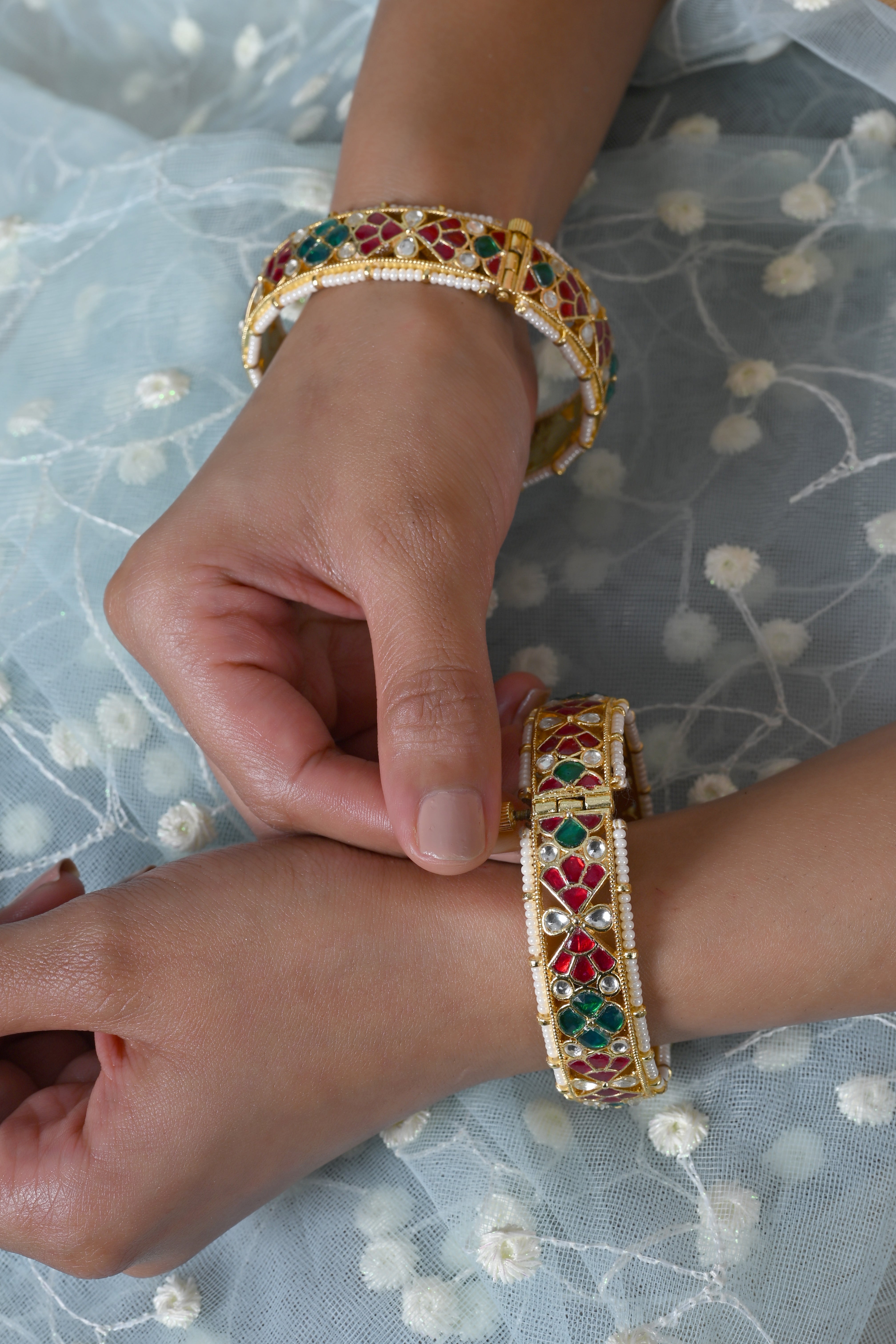 SJB1046- Multicolour Gold Plated Jadau Kundan Bangle