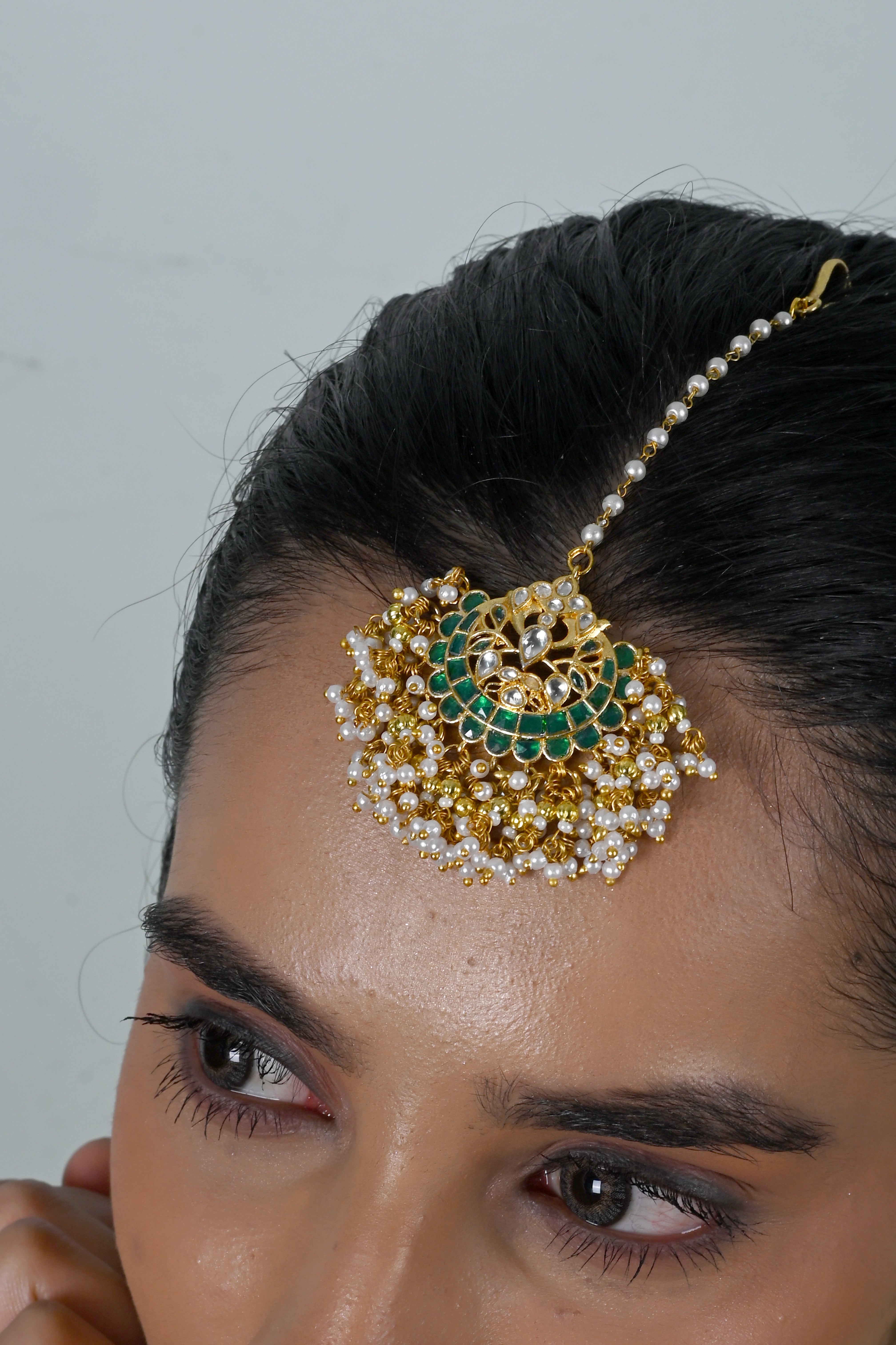 SJT1051- Green And White Colour Gold Plated Jadau Kundan Maang Tika