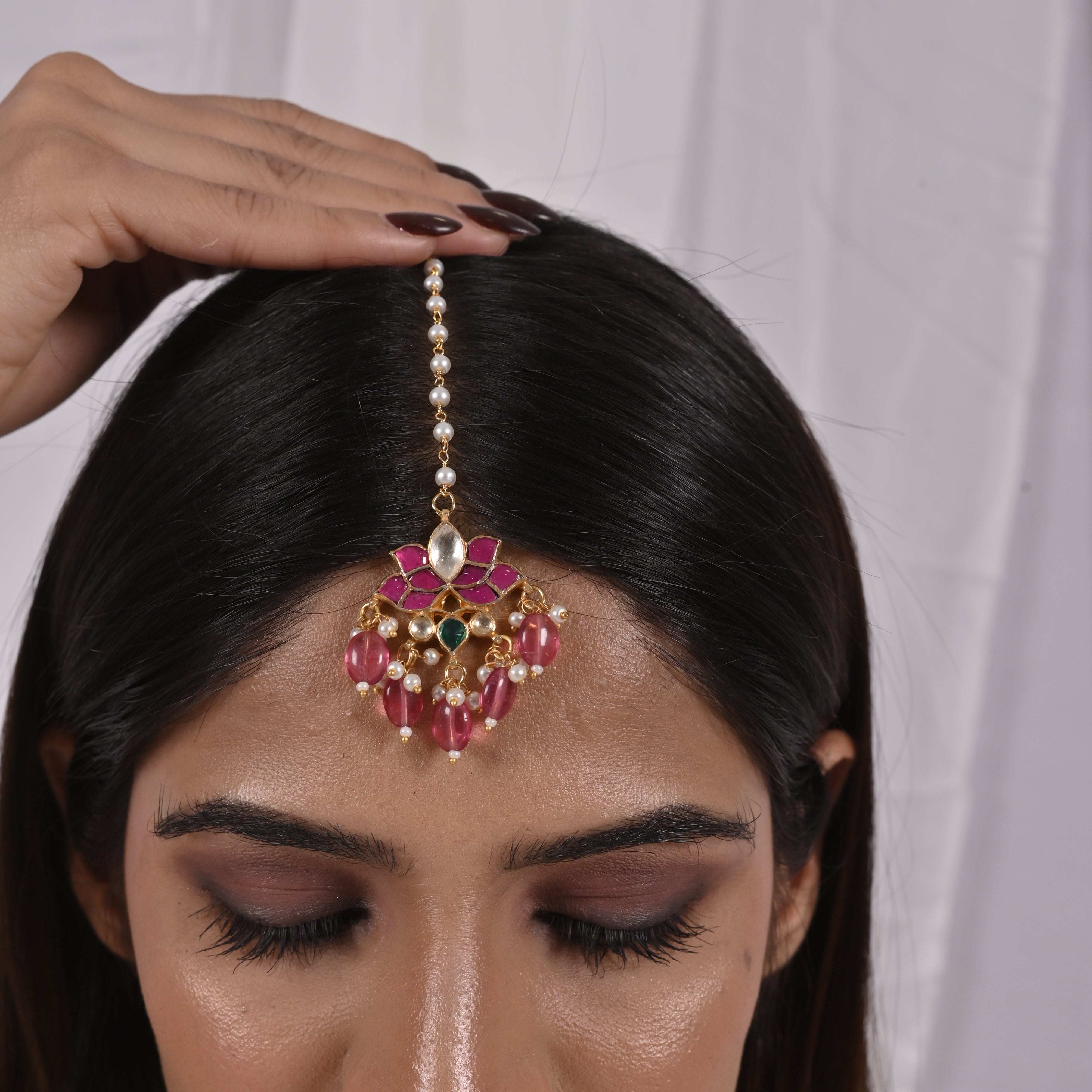 Aamna Lotus Kundan Maang Tika