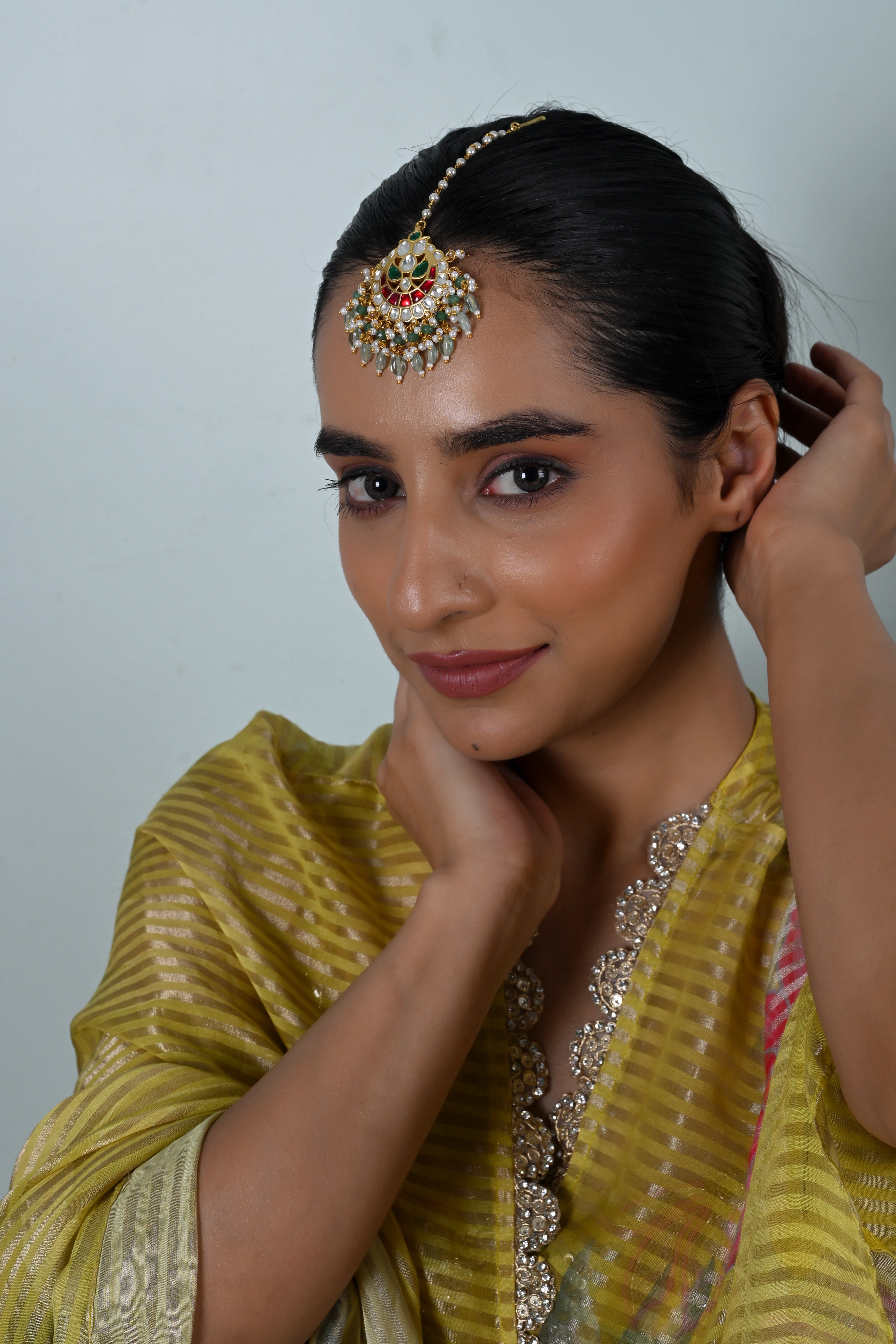 SJT1054- White Colour Gold Plated Jadau Kundan Maang Tika