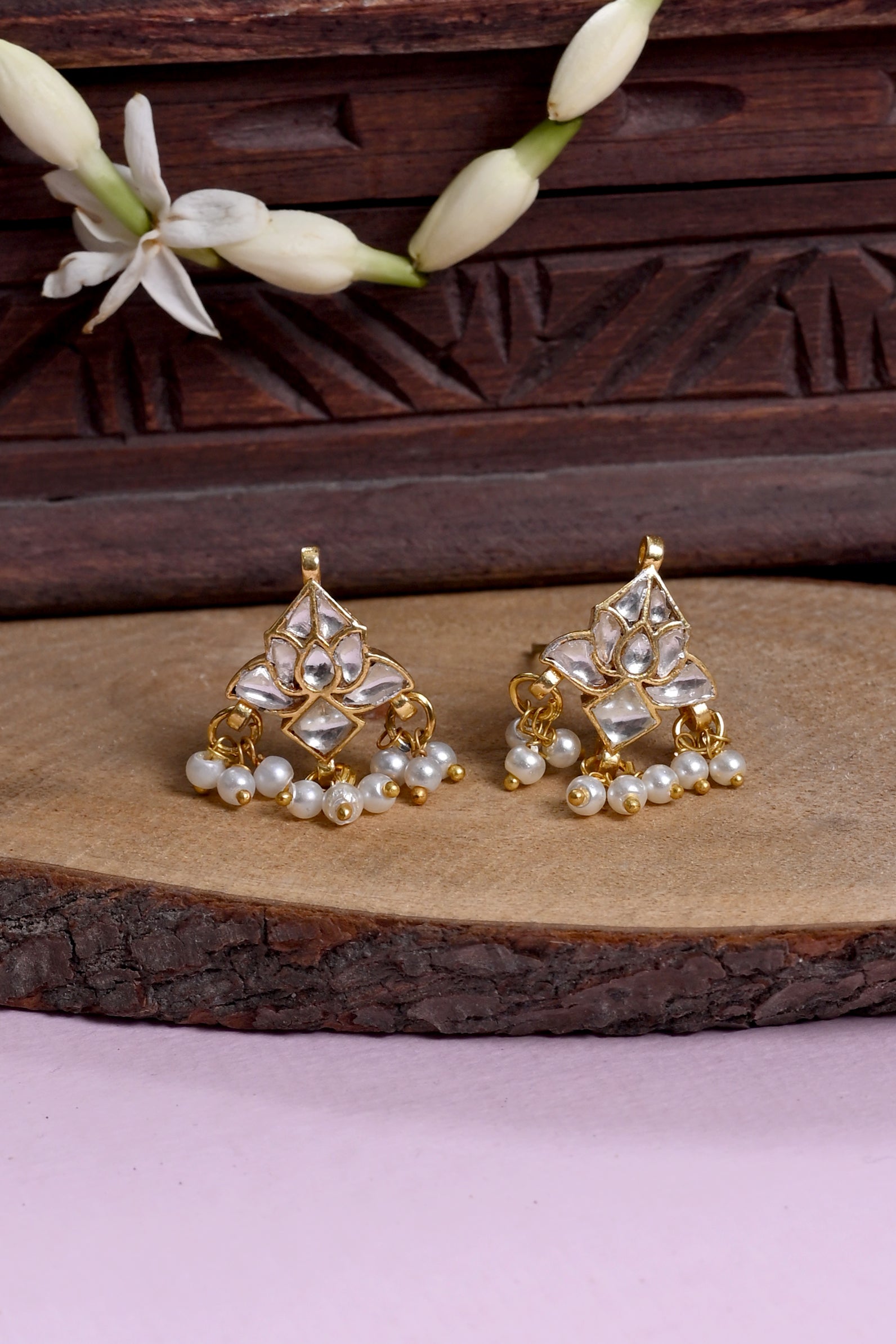 SJE1125- White Colour Gold Plated Jadau Kundan Lotus Motif Studs Earrings