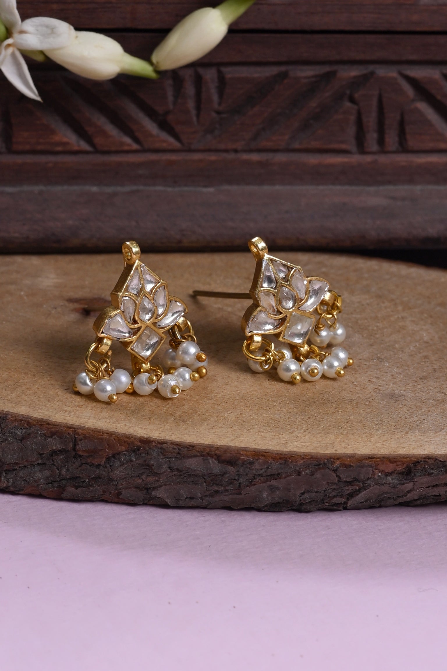 SJE1125- White Colour Gold Plated Jadau Kundan Lotus Motif Studs Earrings