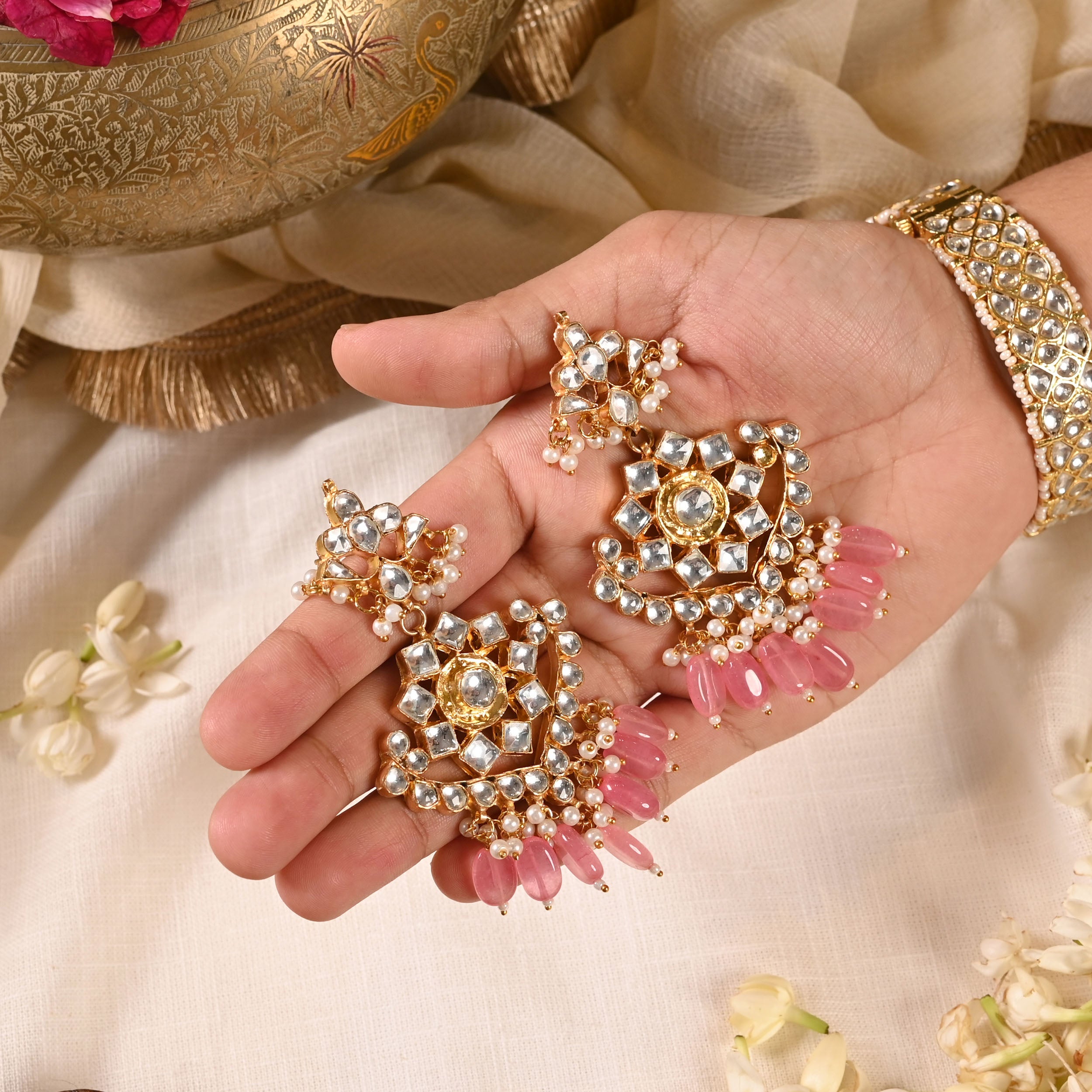 SJE1031- White Colour Gold Plated Dangler Earrings
