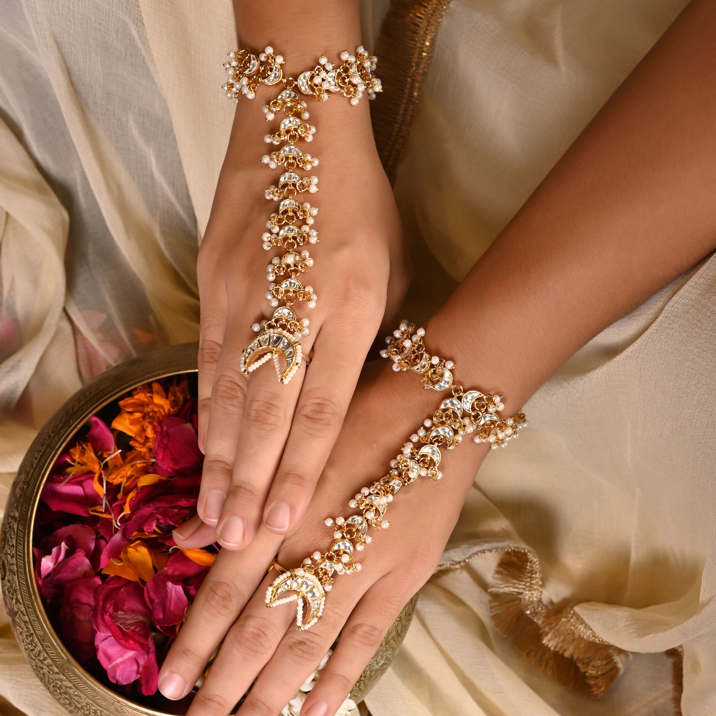 SJHP1012- White Colour Gold Plated Jadau Kundan Hathphool
