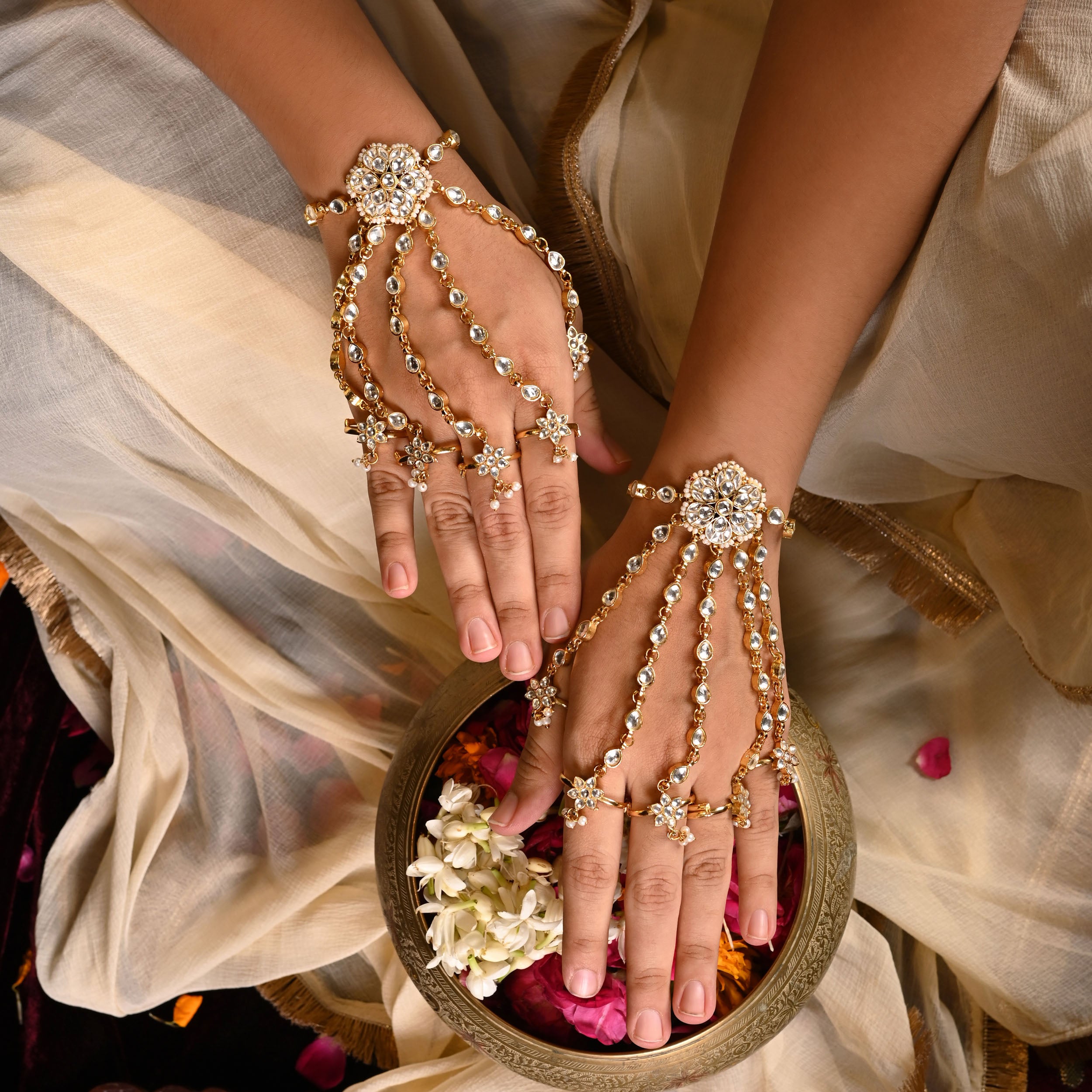 SJHP1013- White Colour Gold Plated Jadau Kundan Hathphool