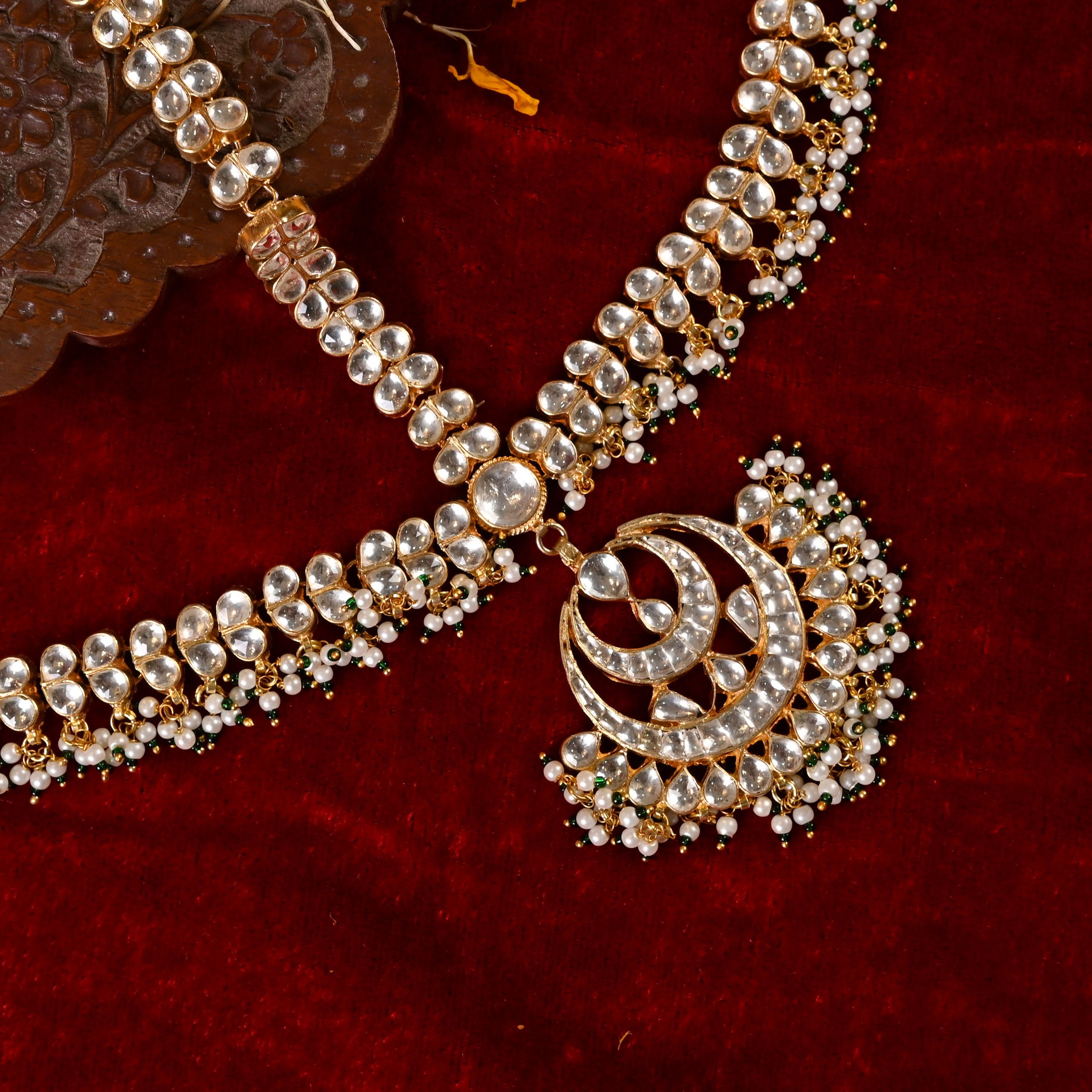 SJHB1024- White Colour Gold Plated Jadau Kundan Mathapatti