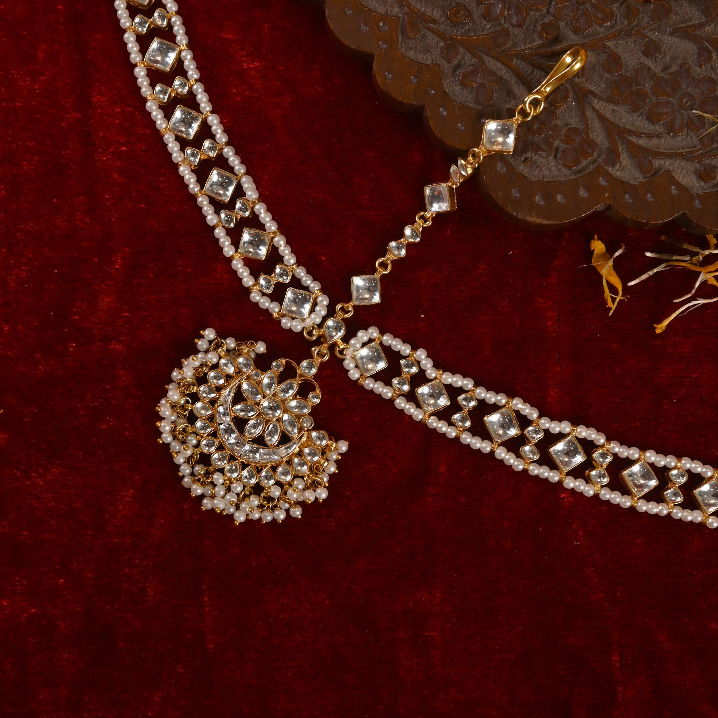 SJMP1005- White Colour Gold Plated Jadau Kundan Mathapatti