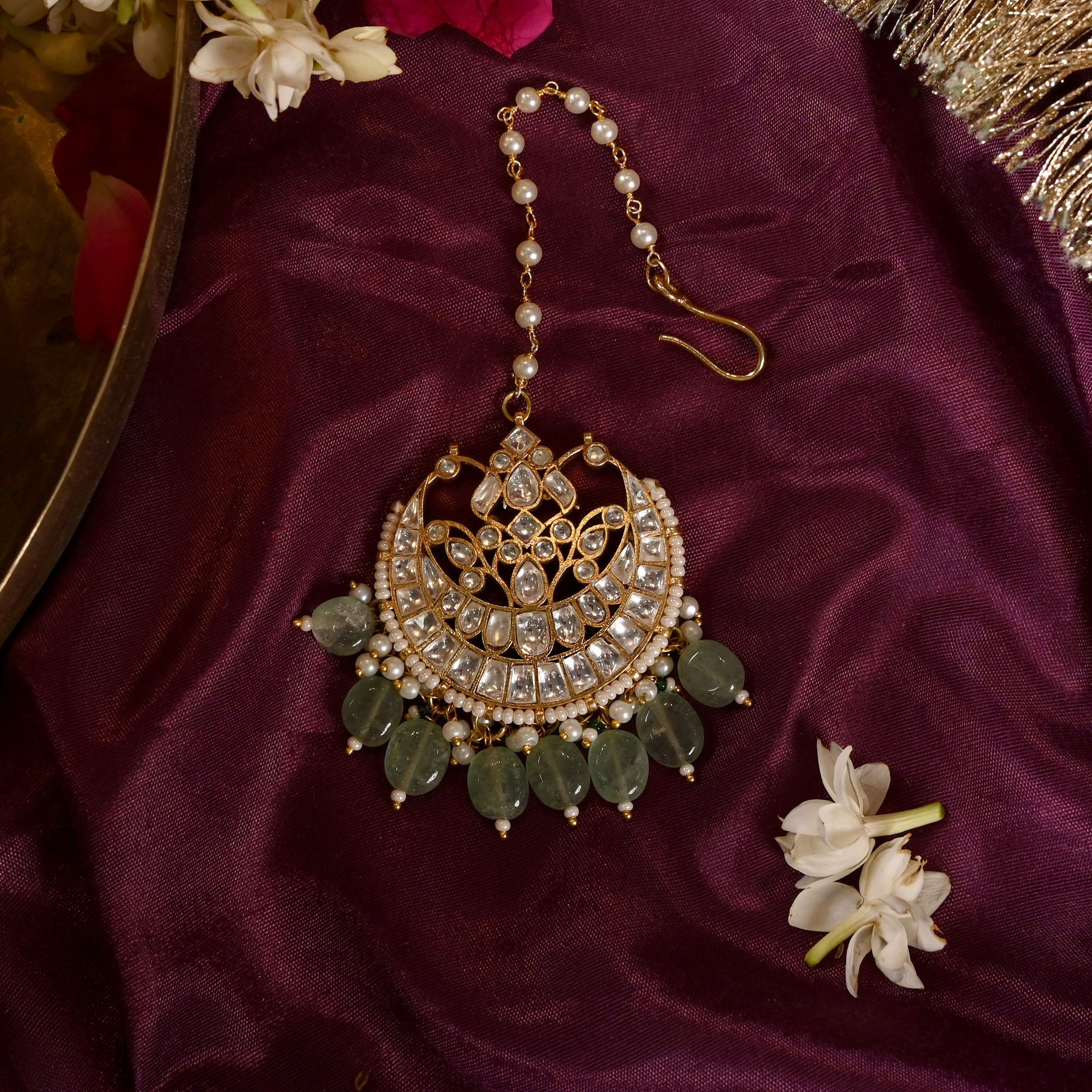 SJT1019-Green and Whire Color Gold Plated Kundan Maang Tika