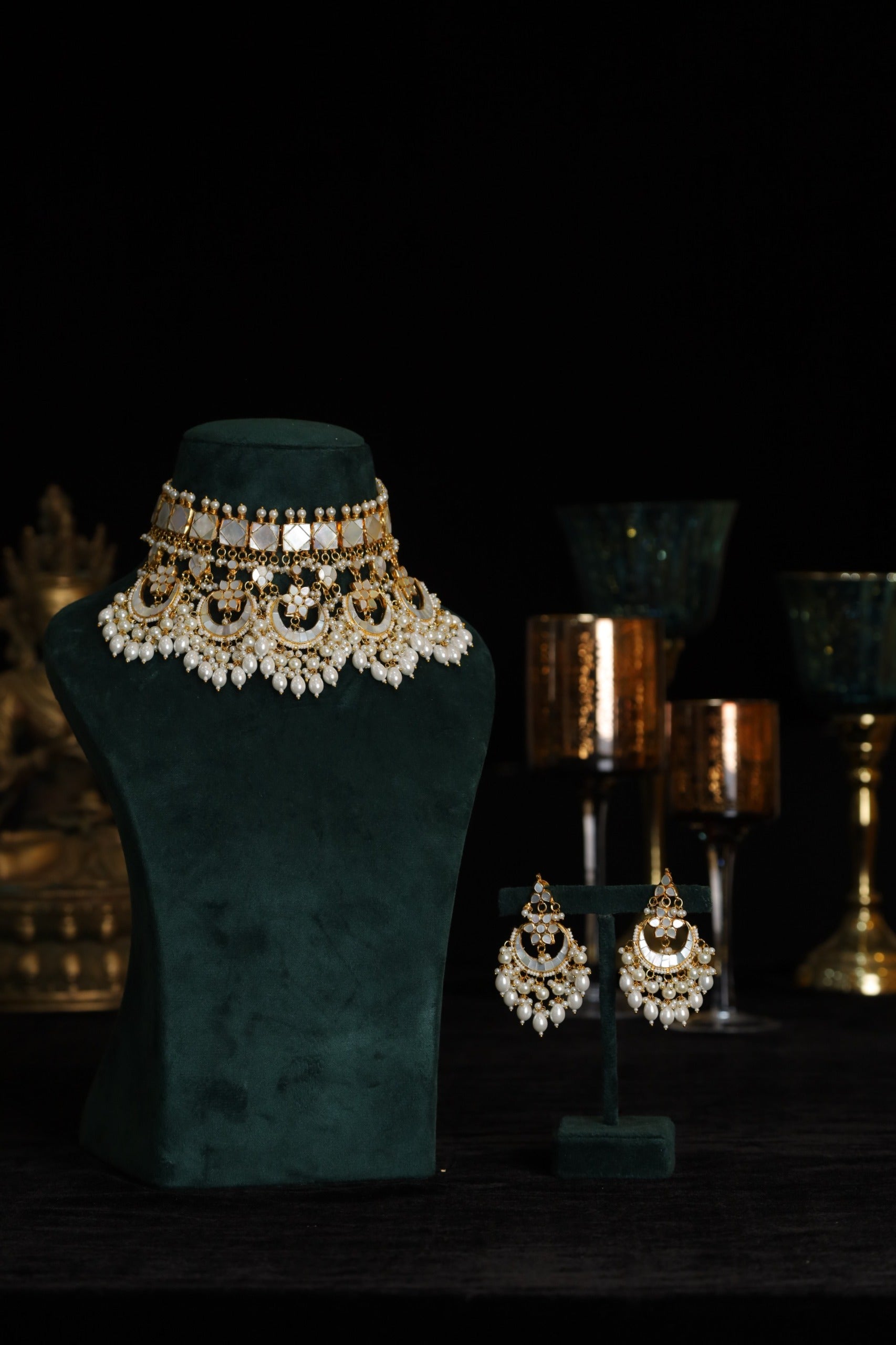 SJN1180- White Colour Gold Plated Mother of Pearl Necklace with Earrings