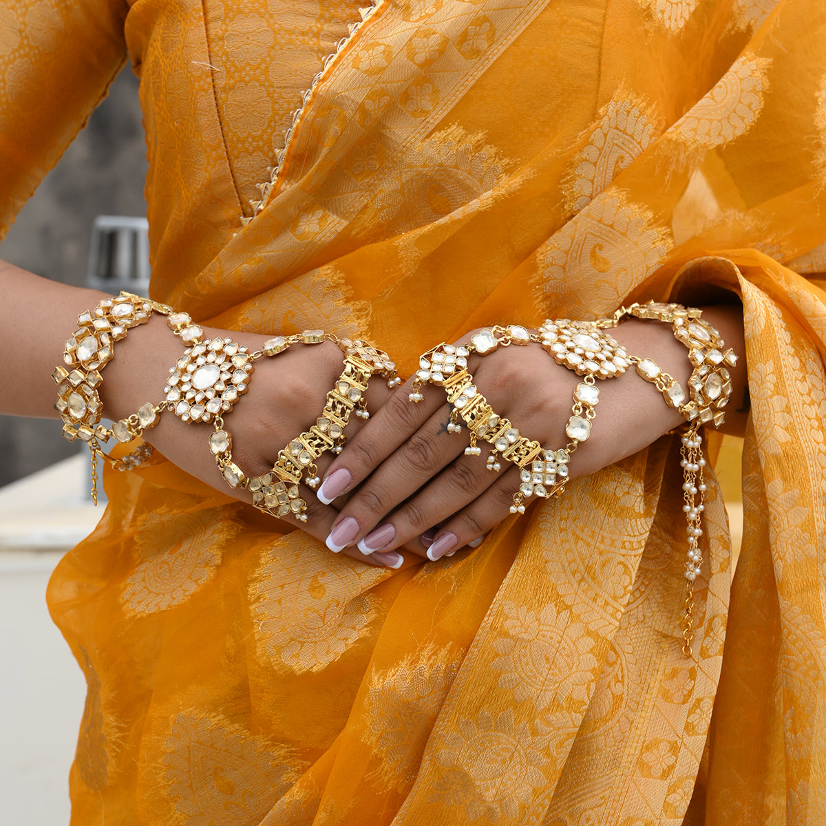 Advitiya Studded Bridal Hathphool