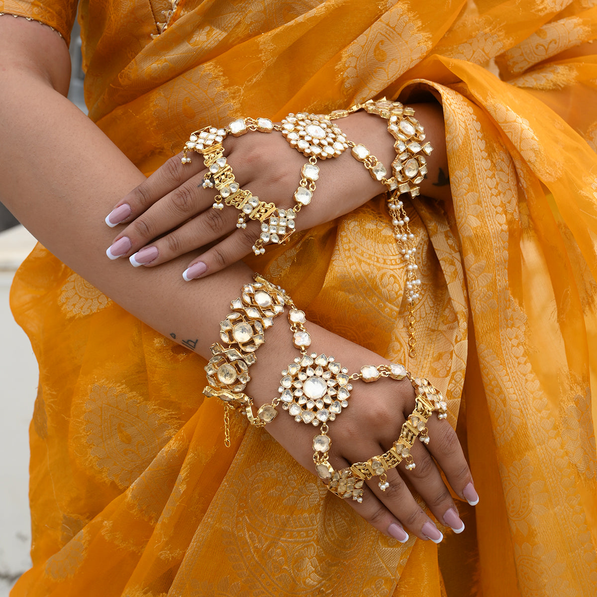 Advitiya Studded Bridal Hathphool
