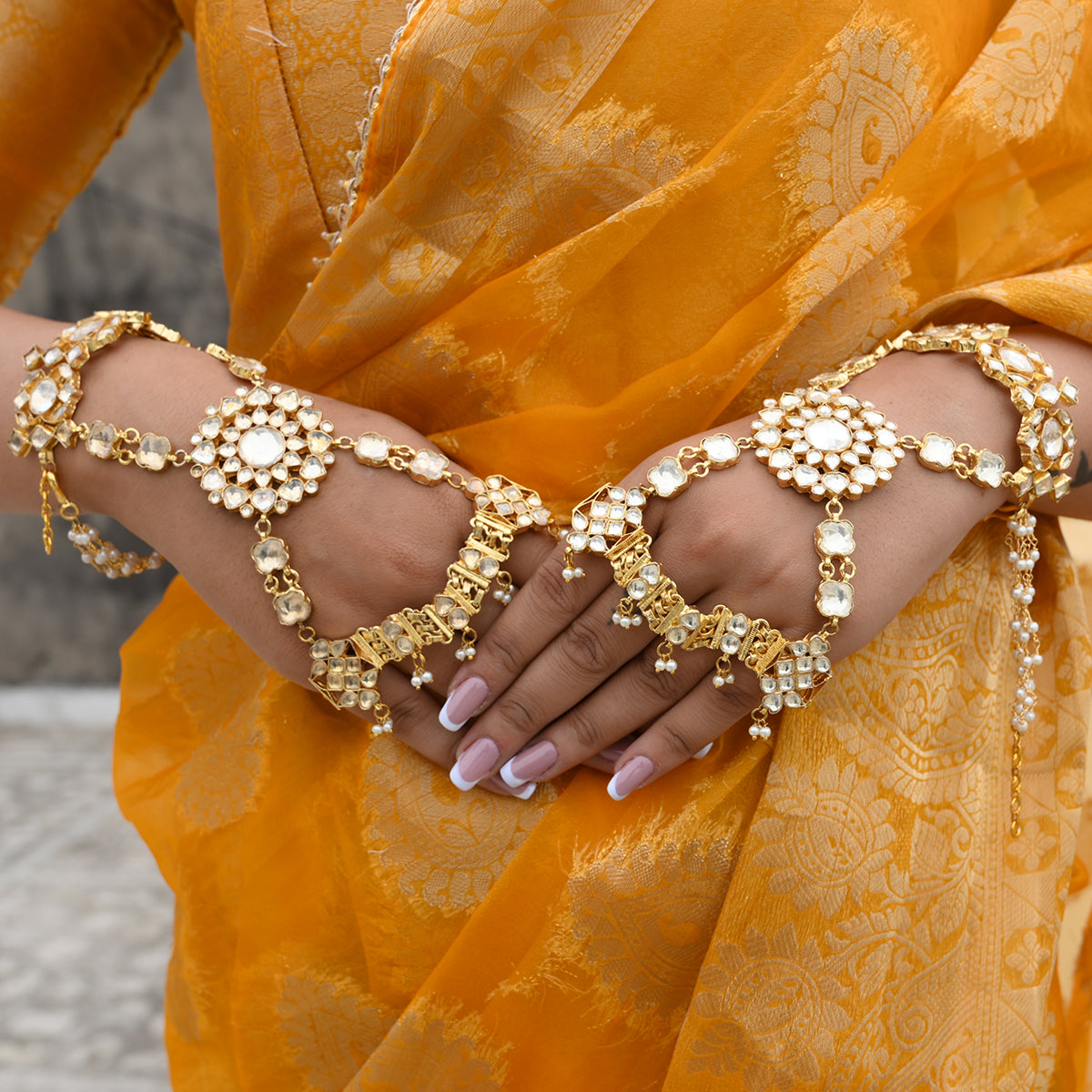 Advitiya Studded Bridal Hathphool